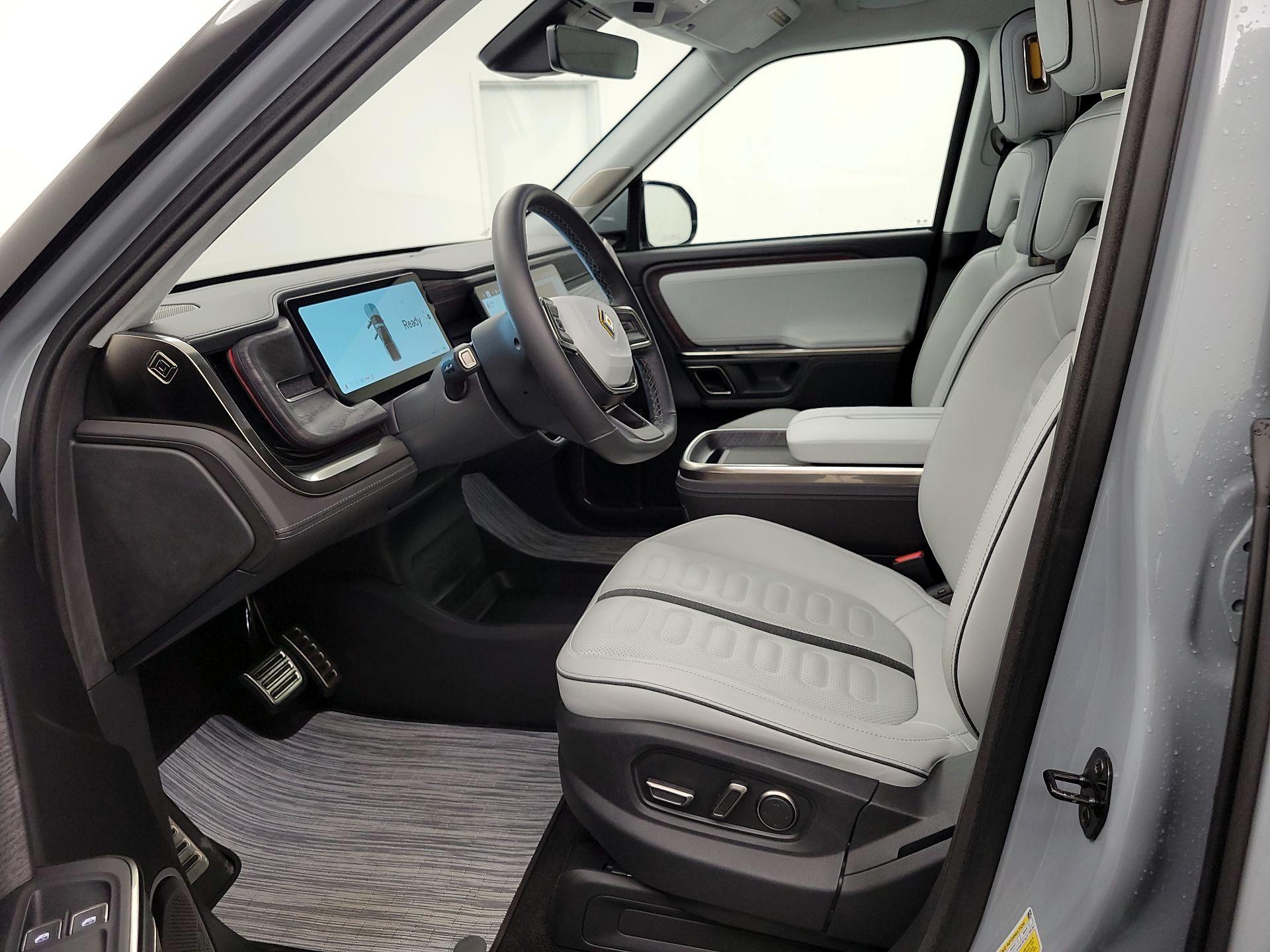 Thumbnail: 2023 Rivian R1T - 11