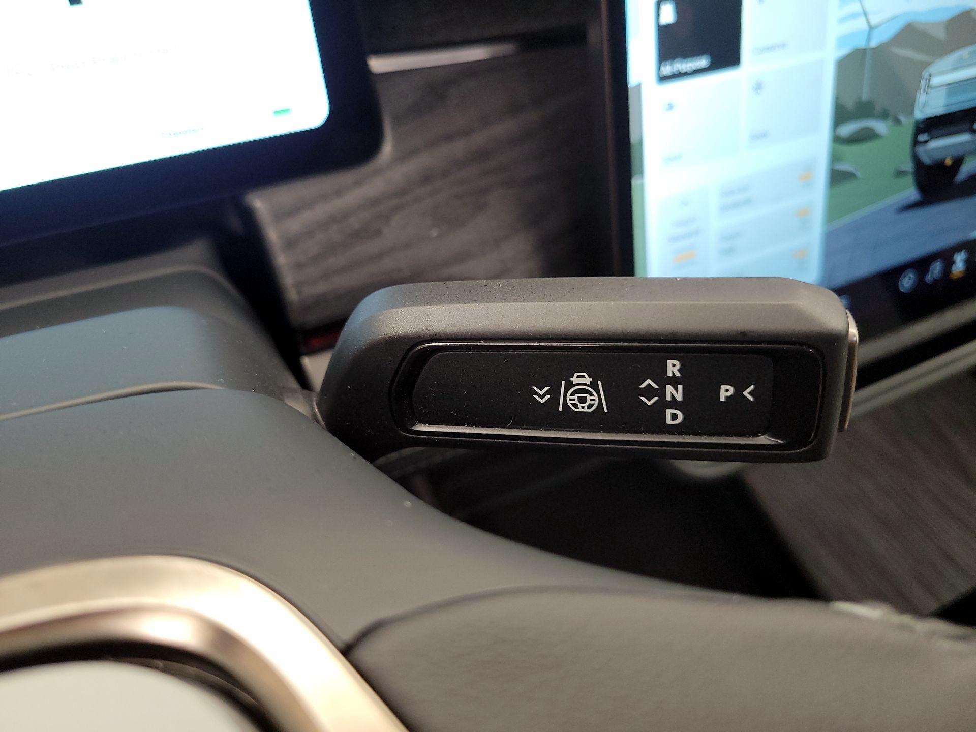 Thumbnail: 2023 Rivian R1T - 17