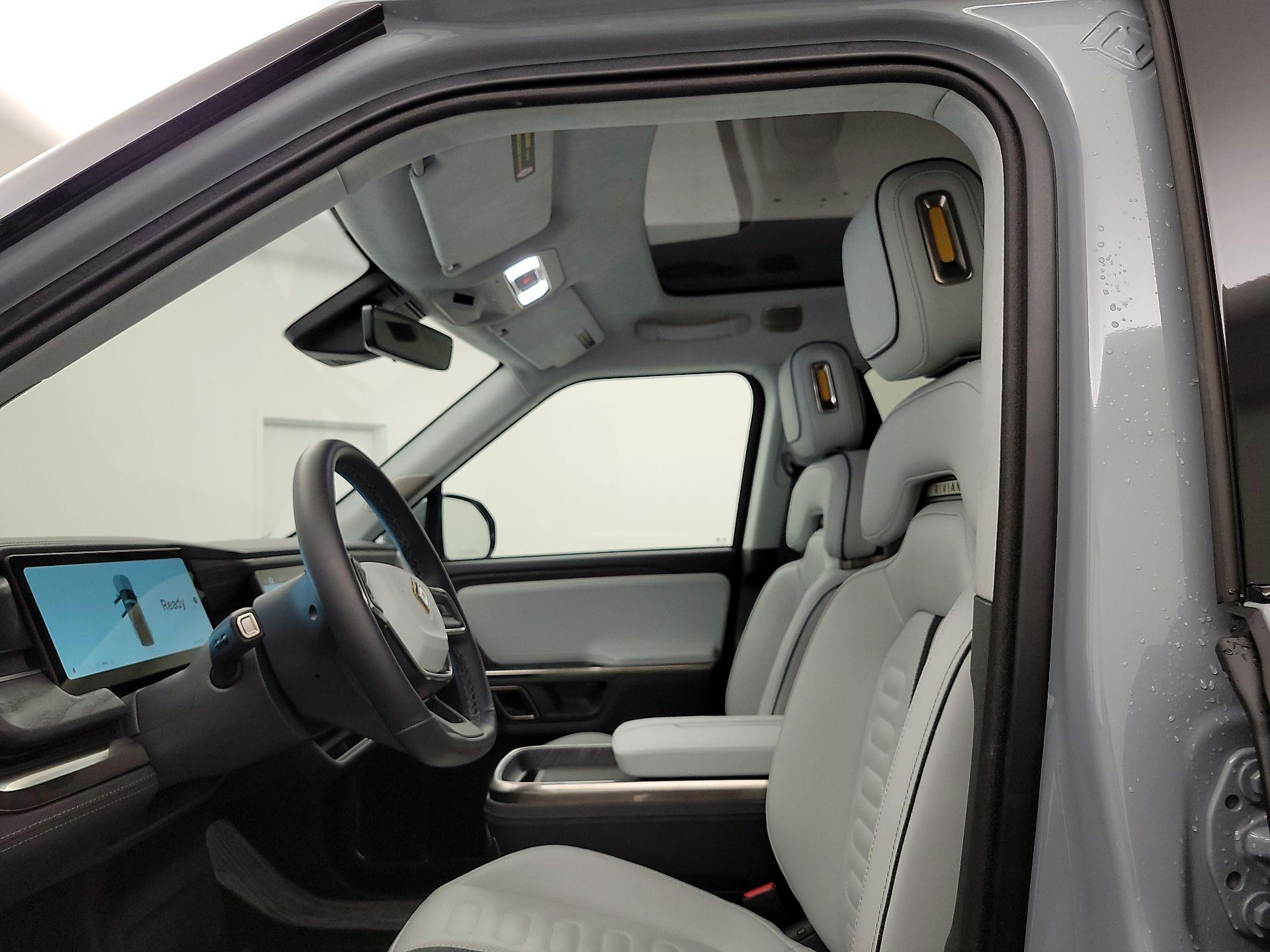 Thumbnail: 2023 Rivian R1T - 19