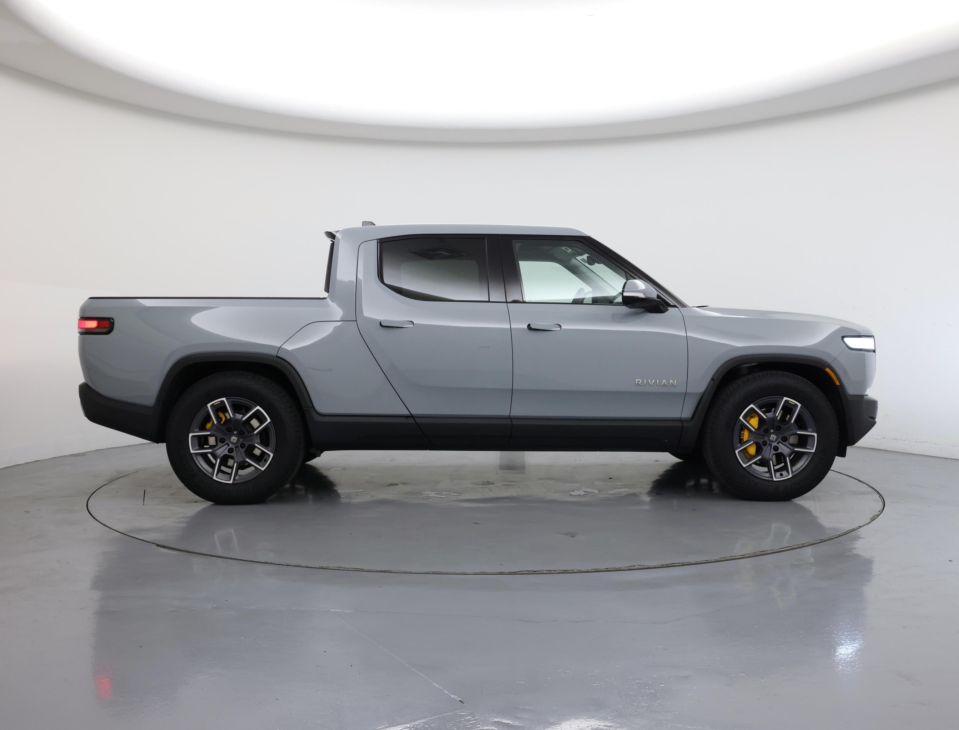 Thumbnail: 2023 Rivian R1T - 7