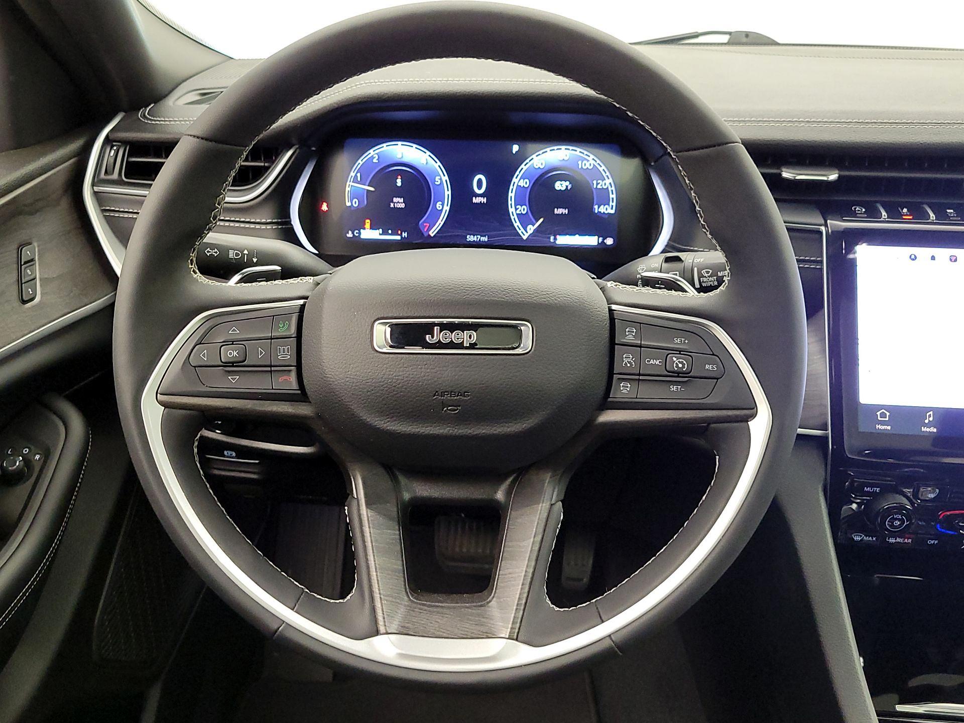 Thumbnail: 2024 Jeep Grand Cherokee - 10