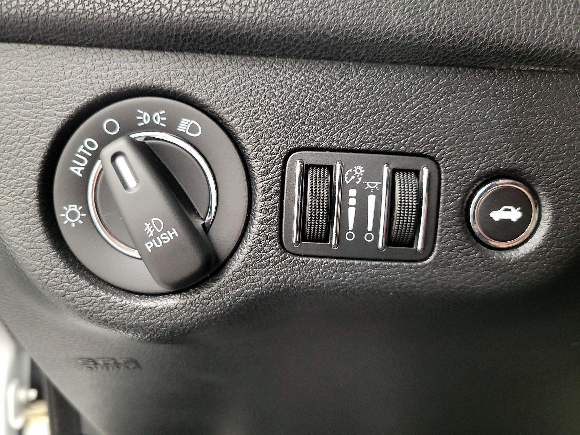 Thumbnail: 2017 Chrysler 300 - 13