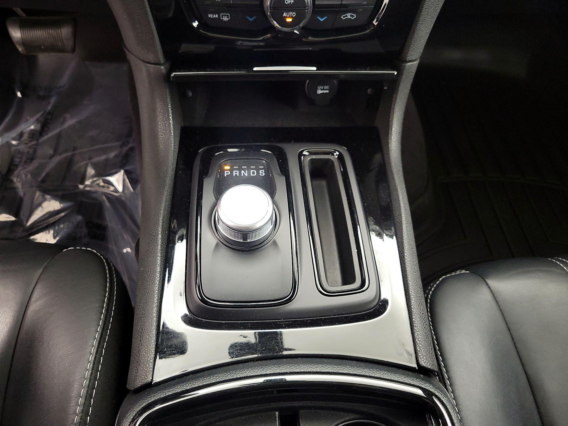 Thumbnail: 2017 Chrysler 300 - 18