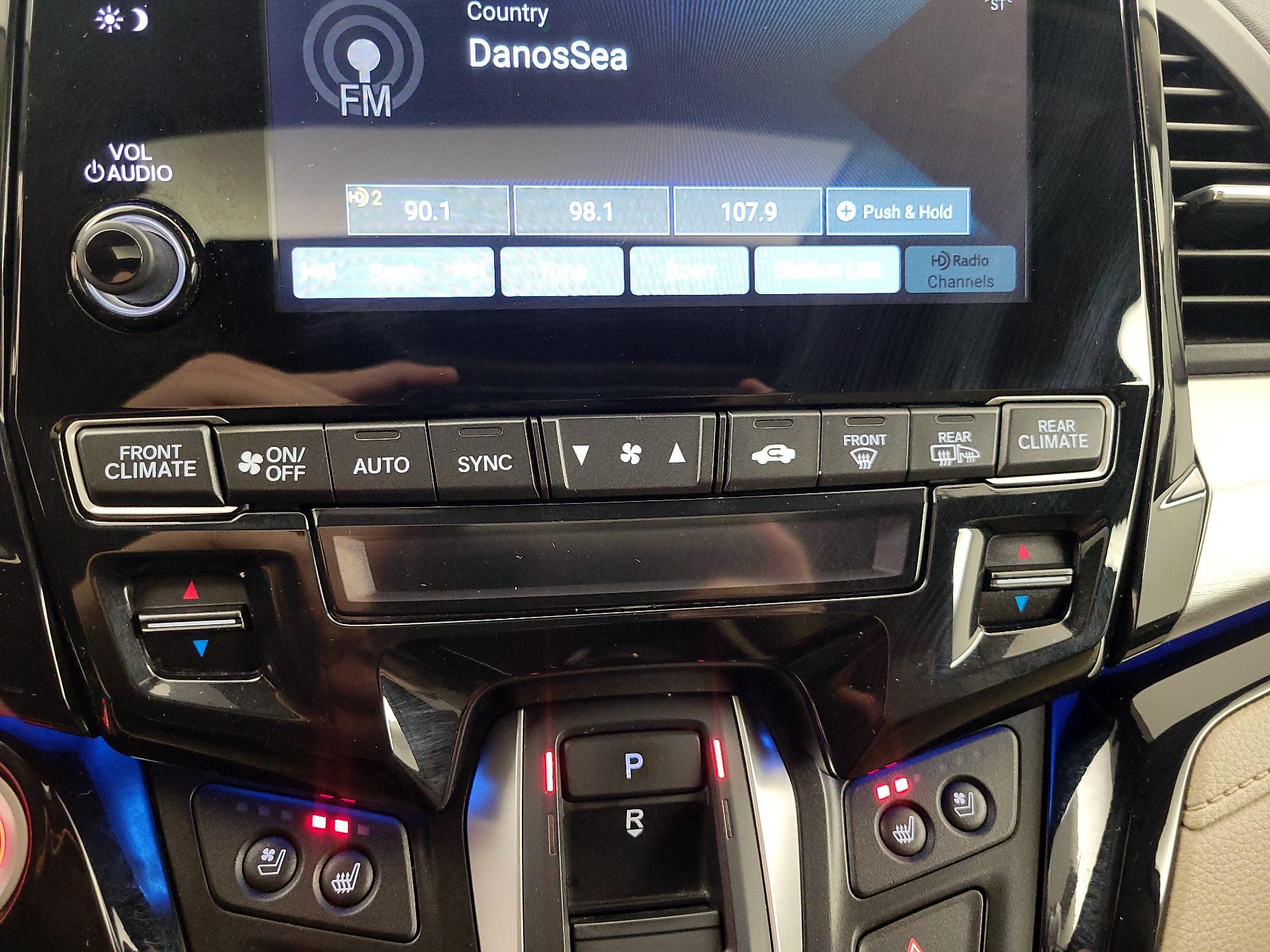 Thumbnail: 2018 Honda Odyssey - 17