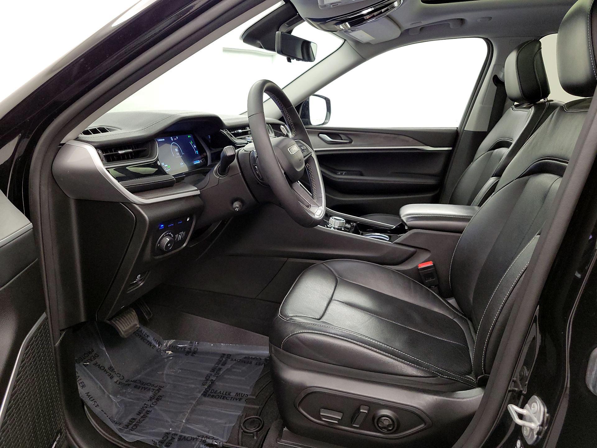 Thumbnail: 2023 Jeep Grand Cherokee - 11