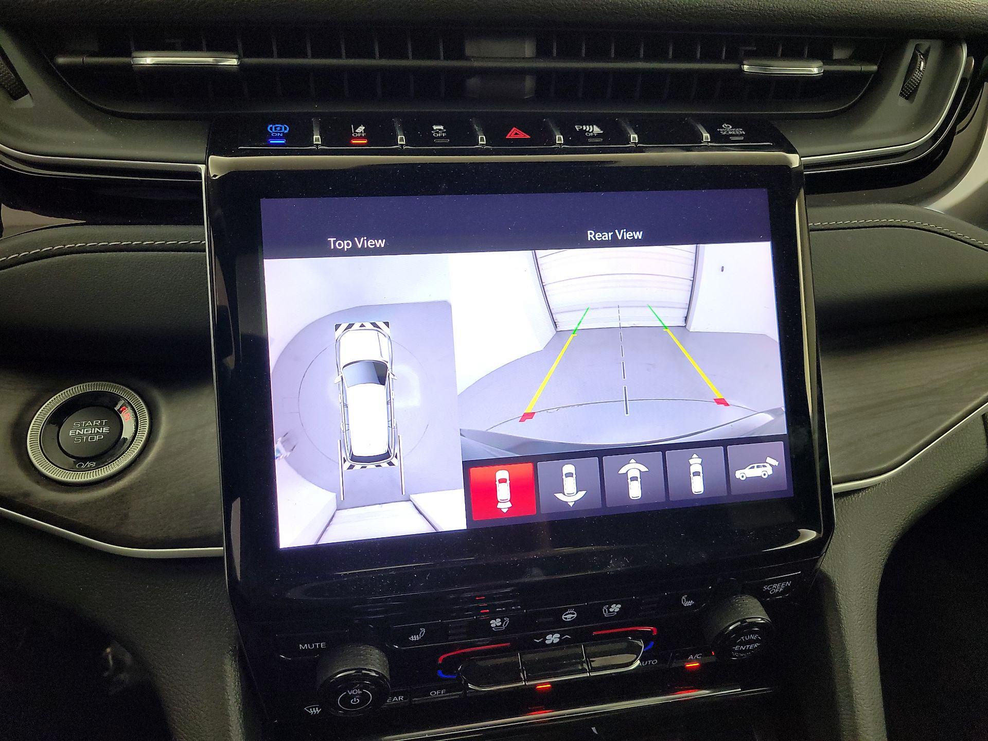 Thumbnail: 2023 Jeep Grand Cherokee - 15