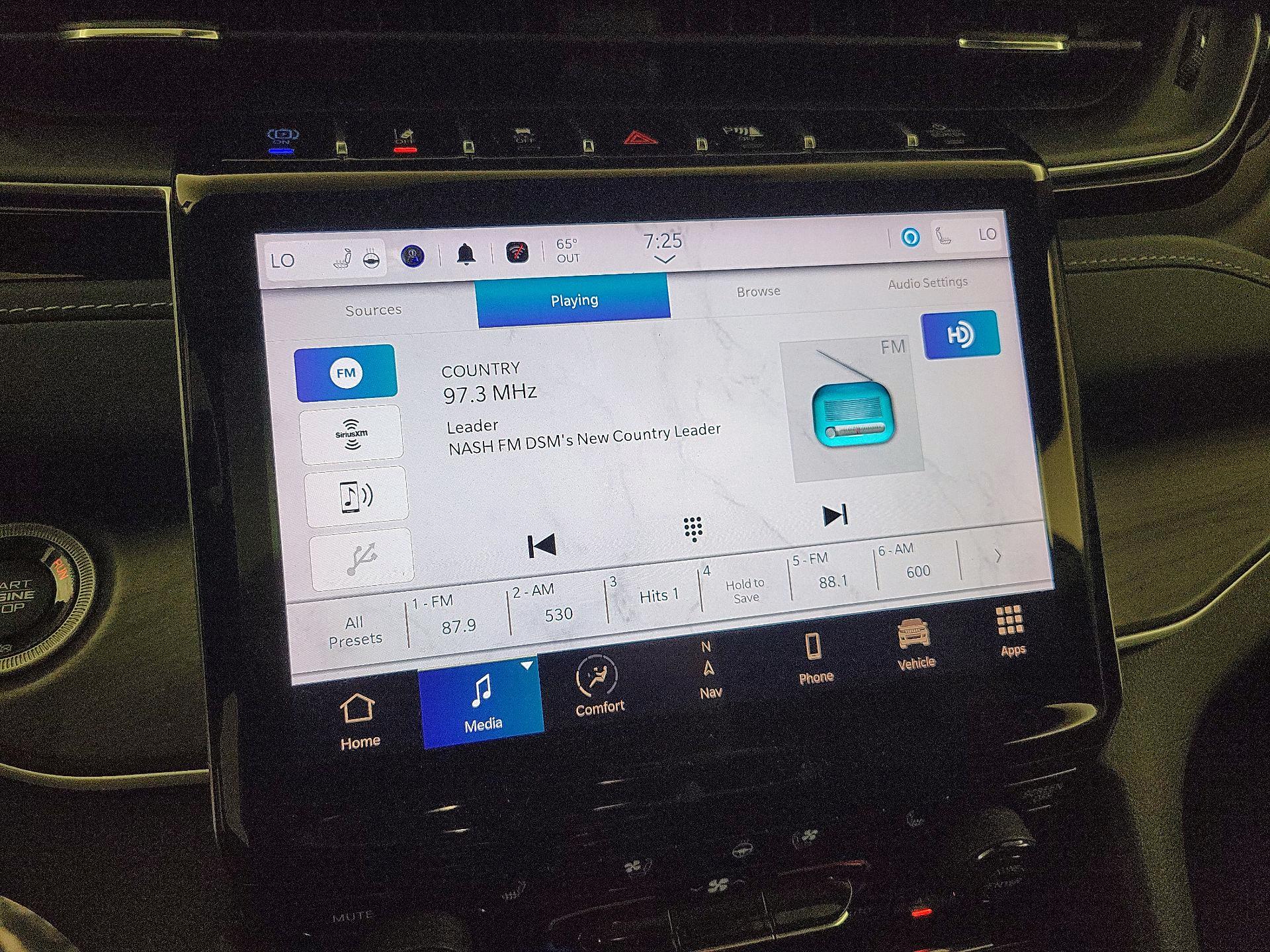 Thumbnail: 2023 Jeep Grand Cherokee - 16