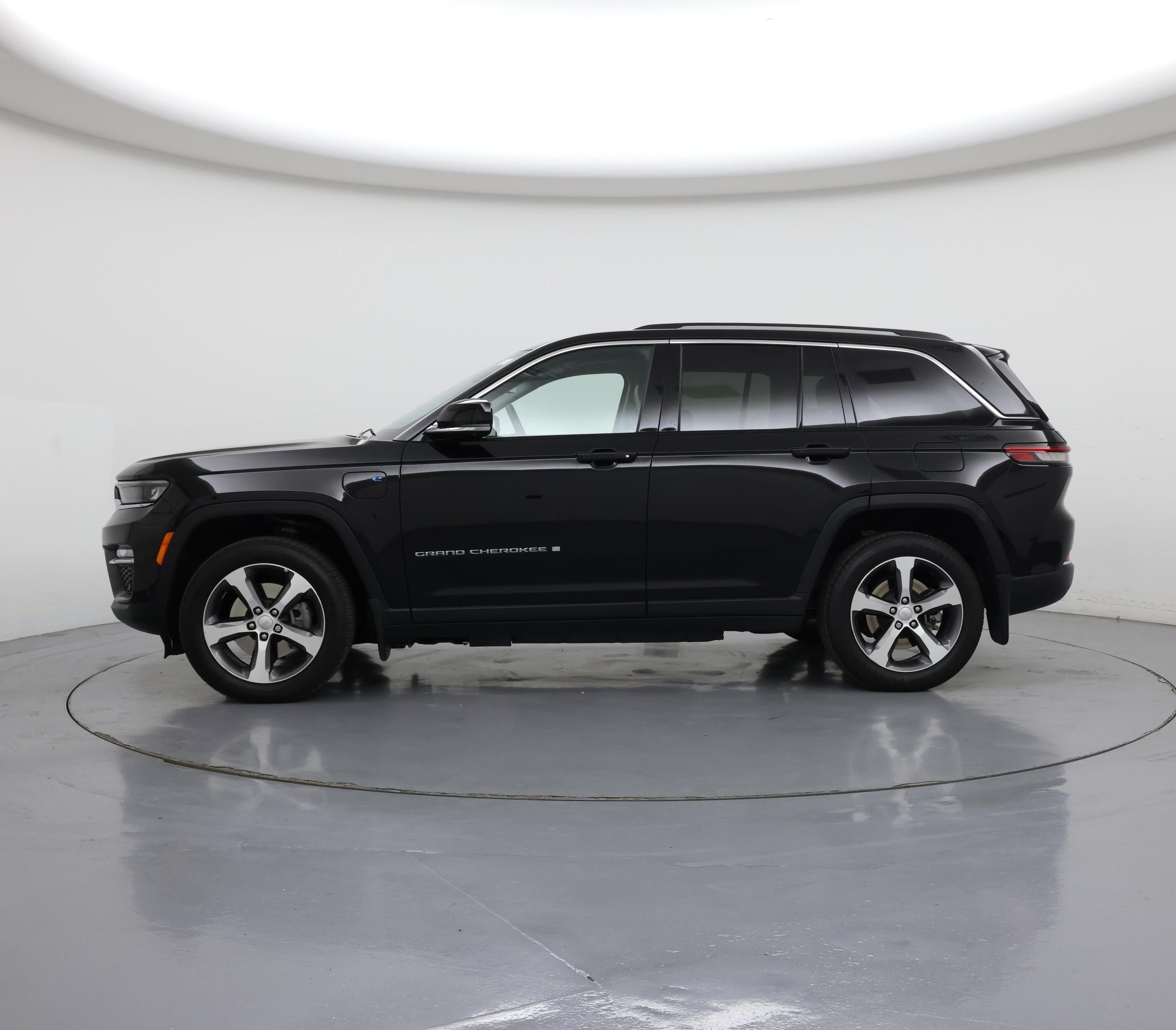 Thumbnail: 2023 Jeep Grand Cherokee - 3