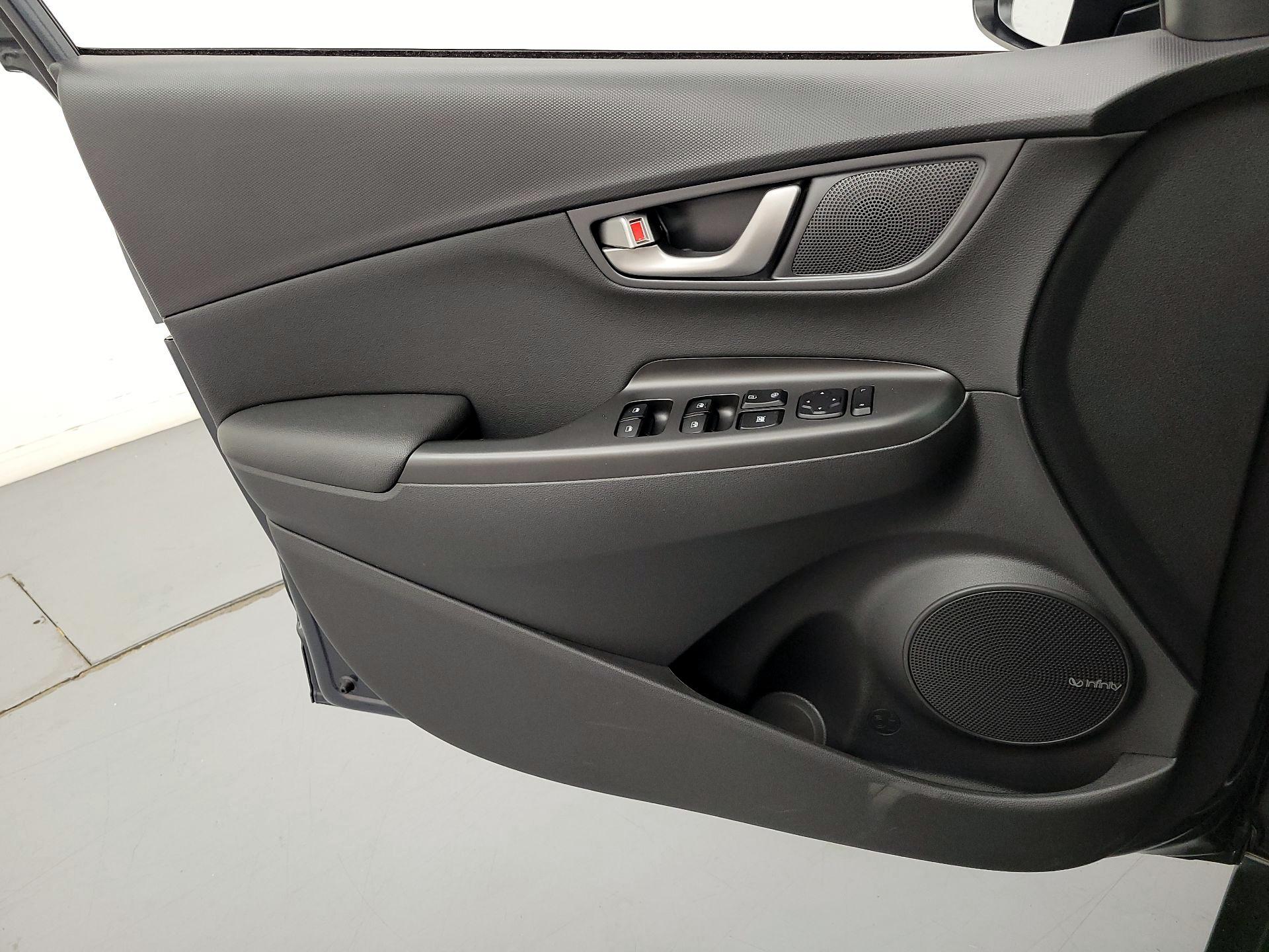 Thumbnail: 2020 Hyundai Kona - 12