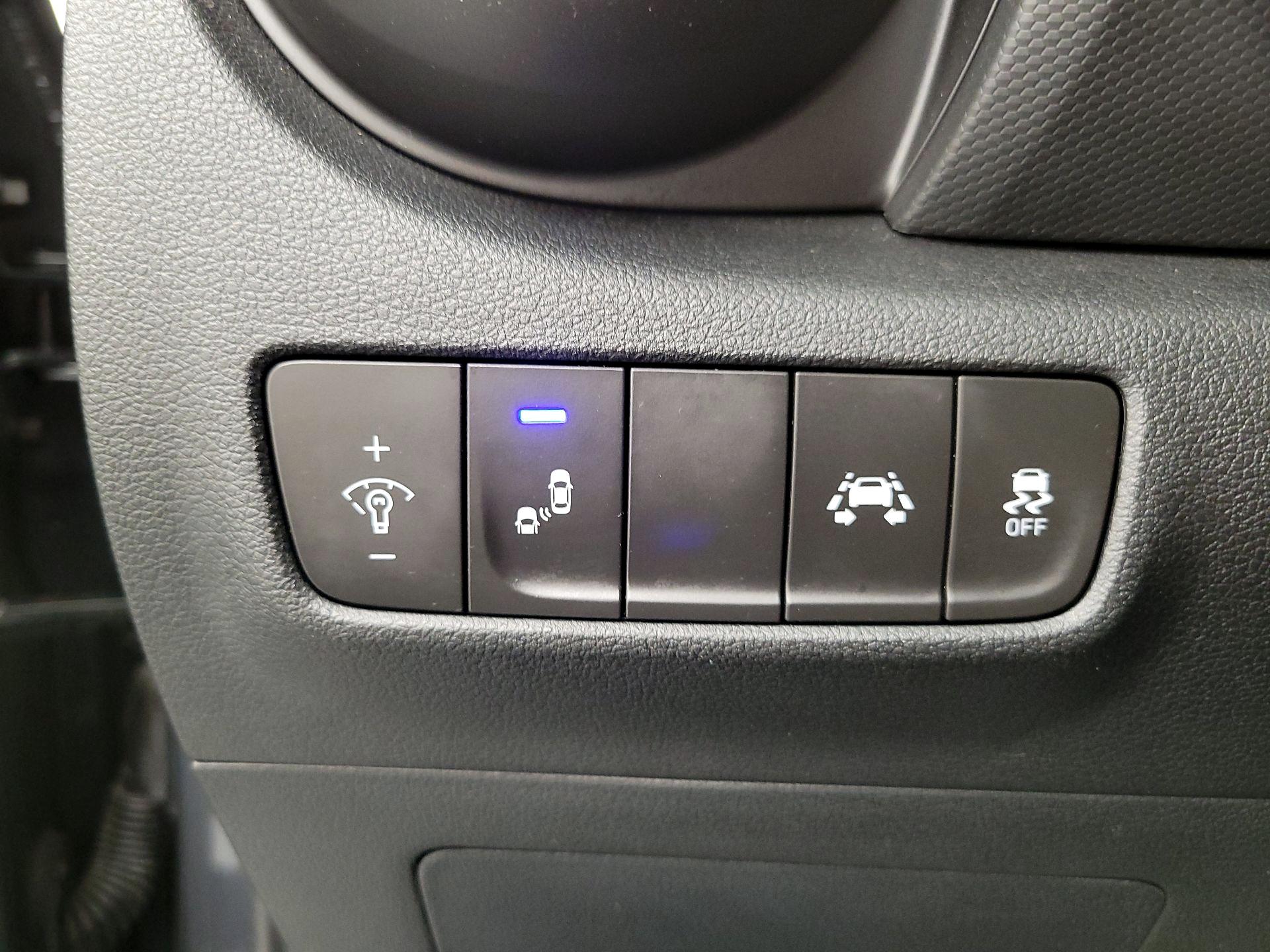 Thumbnail: 2020 Hyundai Kona - 13