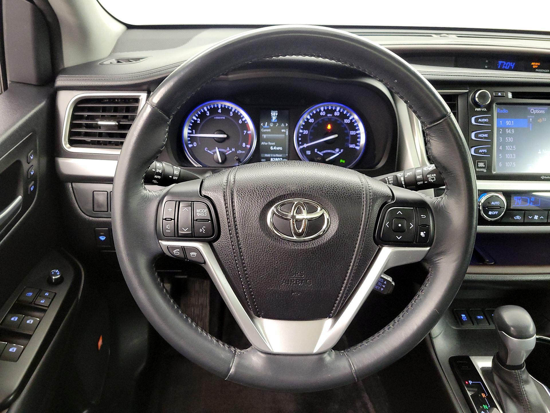 Thumbnail: 2014 Toyota Highlander - 10