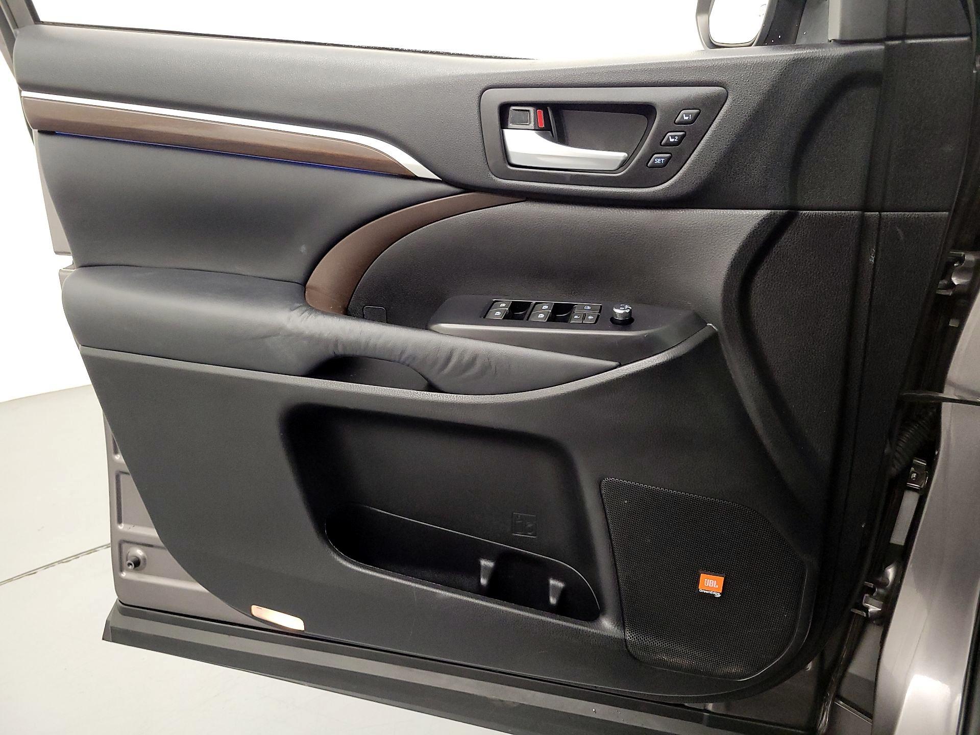 Thumbnail: 2014 Toyota Highlander - 12