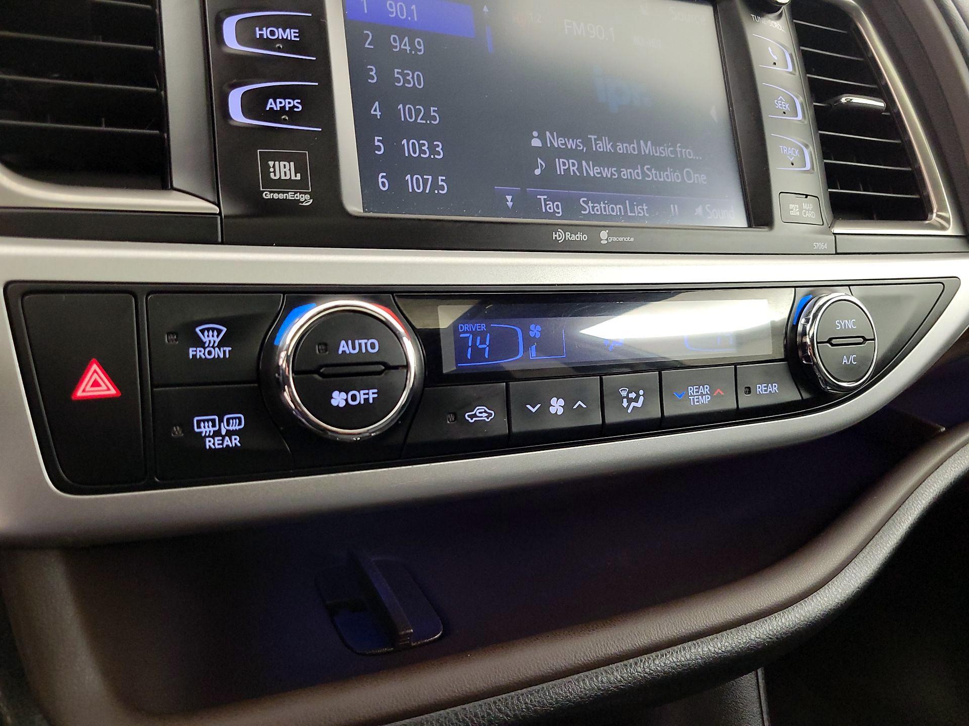 Thumbnail: 2014 Toyota Highlander - 15