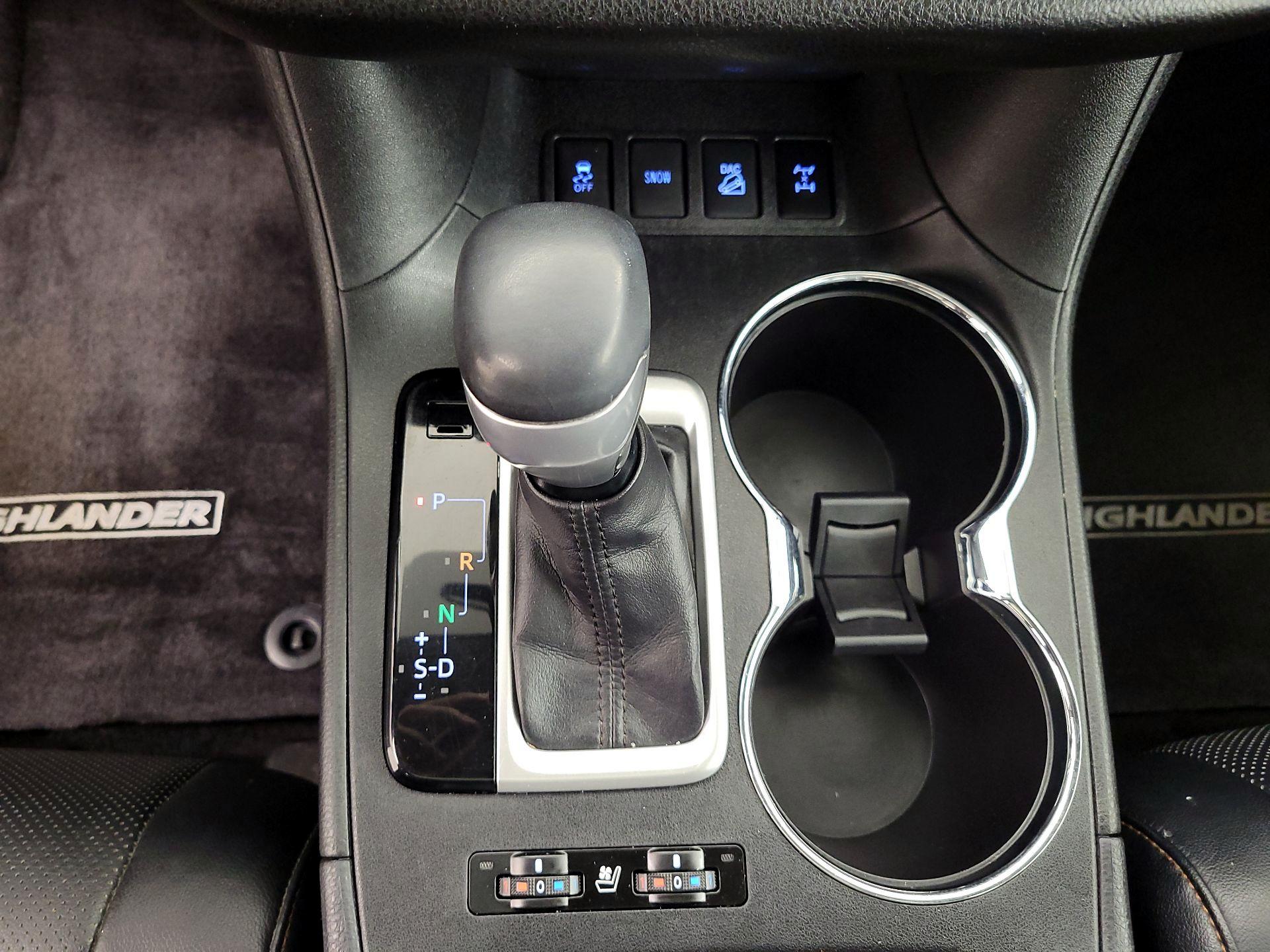 Thumbnail: 2014 Toyota Highlander - 16