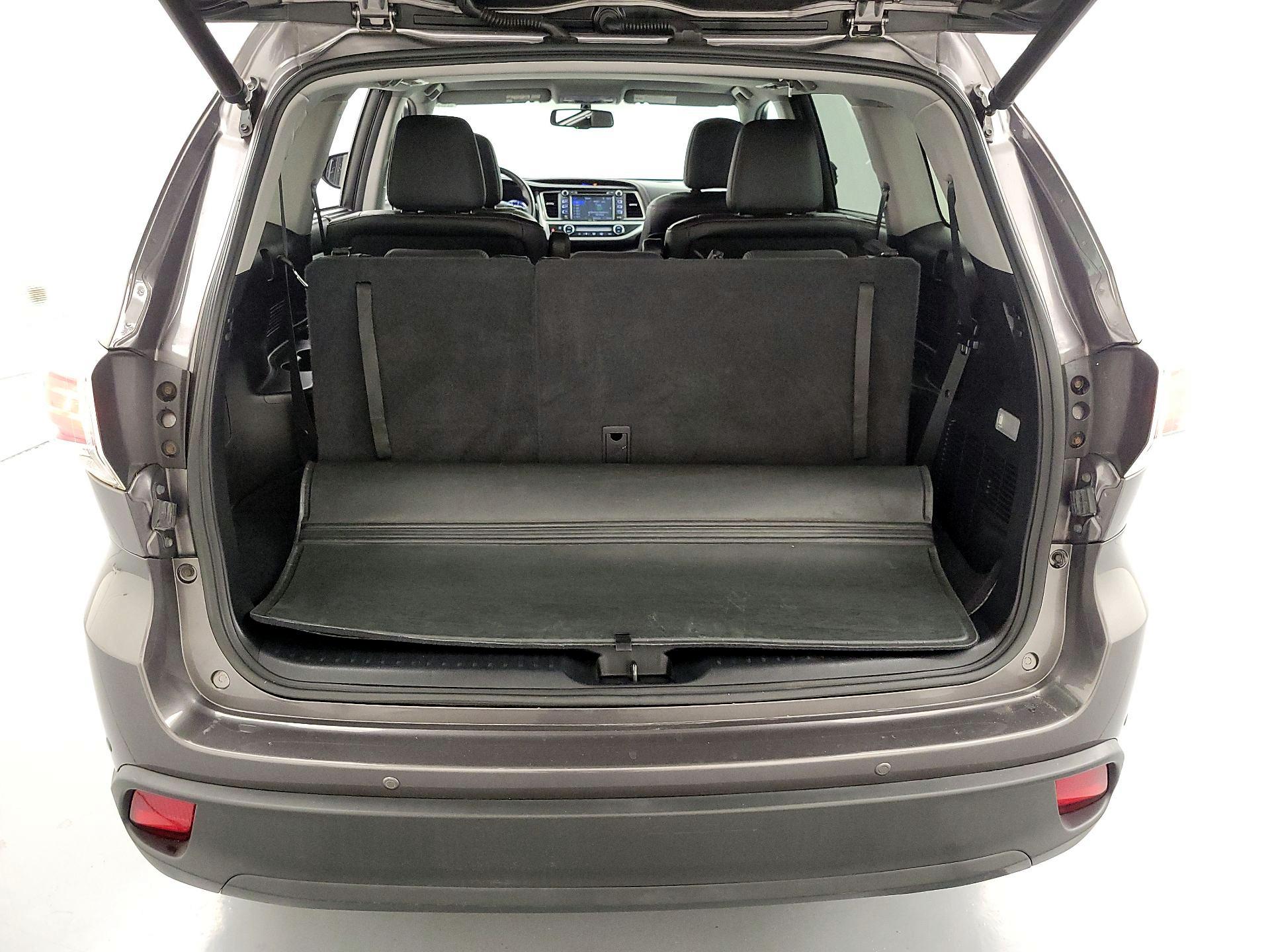 Thumbnail: 2014 Toyota Highlander - 20