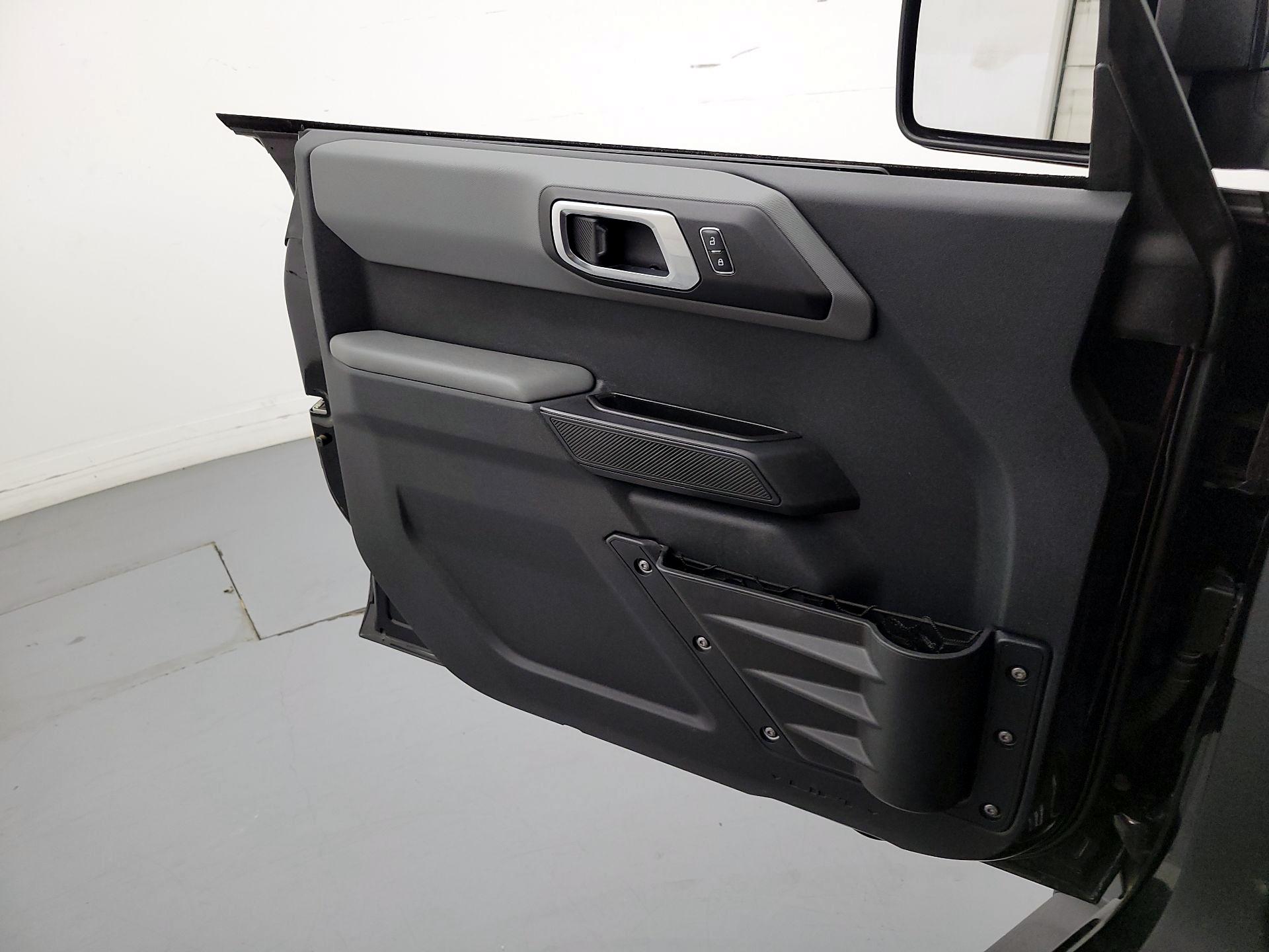 Thumbnail: 2021 Ford Bronco - 12