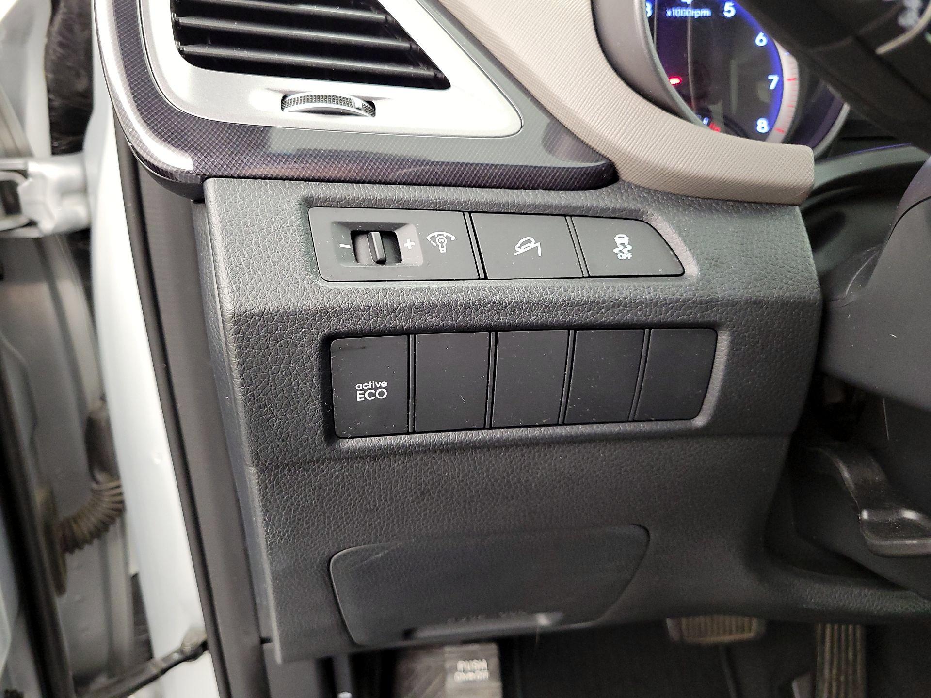 Thumbnail: 2015 Hyundai Santa Fe - 13