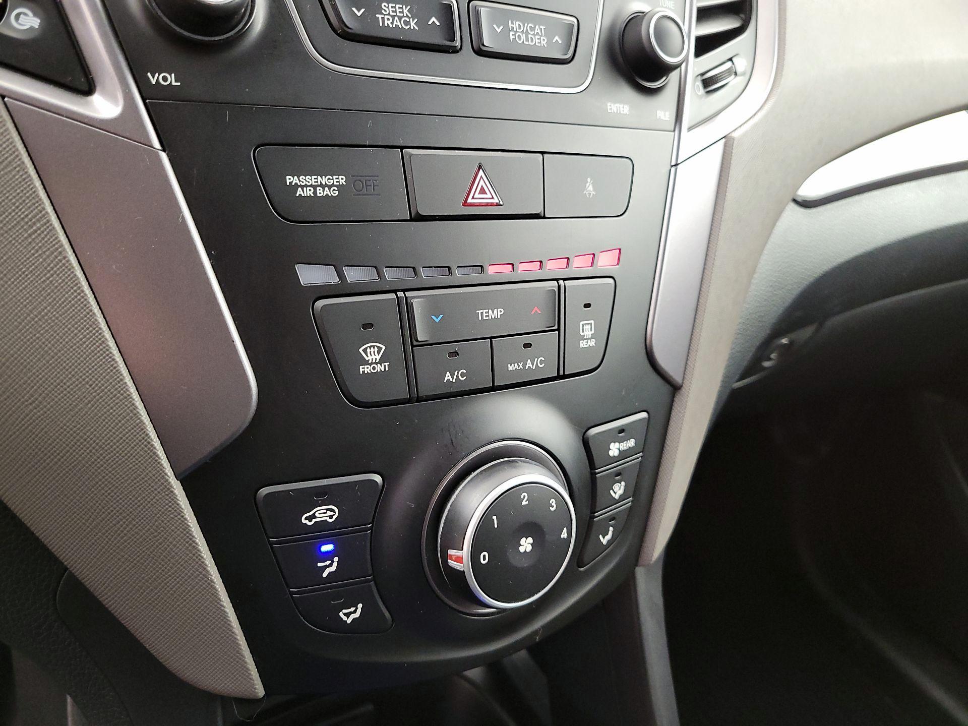 Thumbnail: 2015 Hyundai Santa Fe - 16