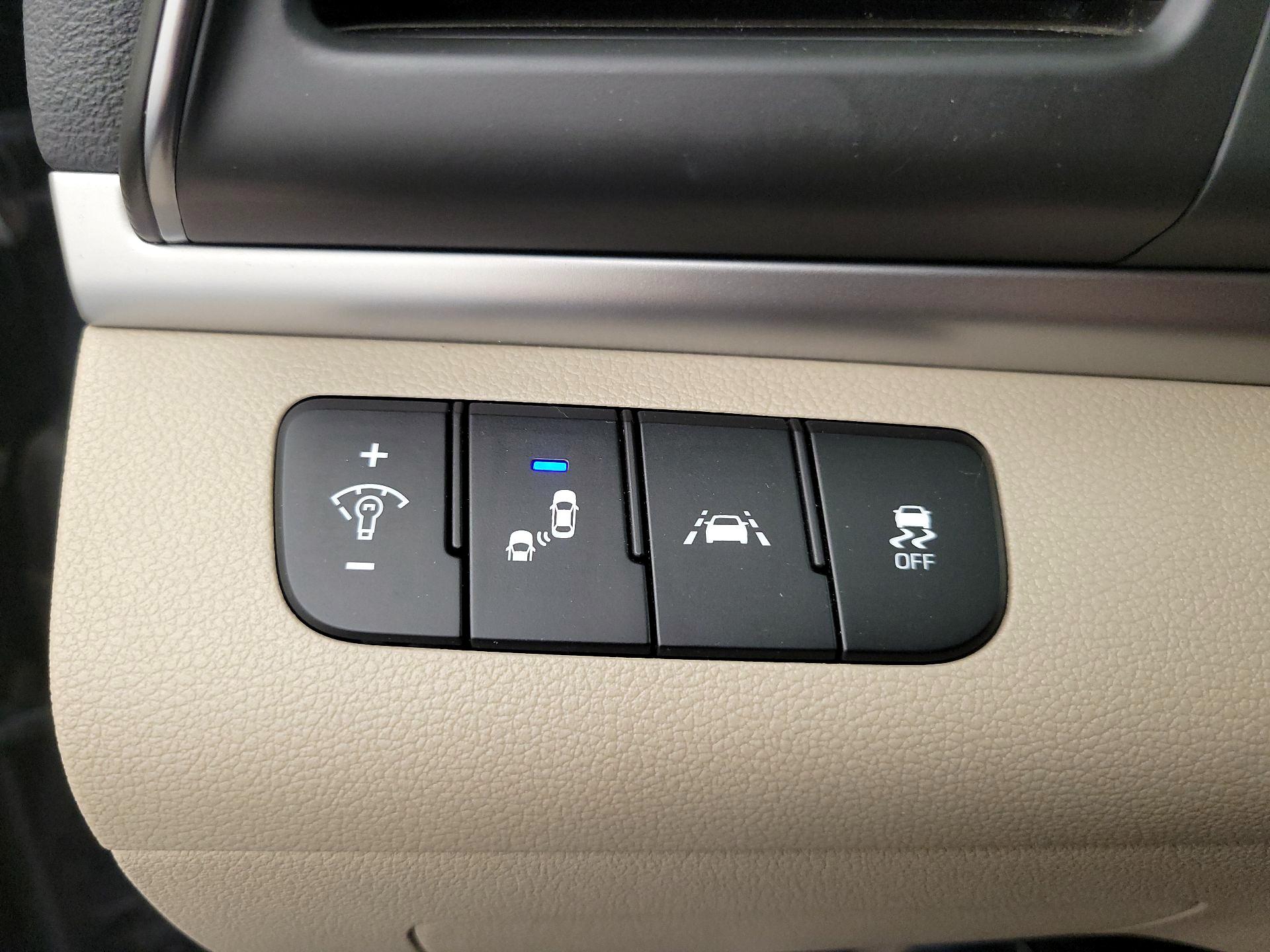 Thumbnail: 2020 Hyundai Elantra - 13