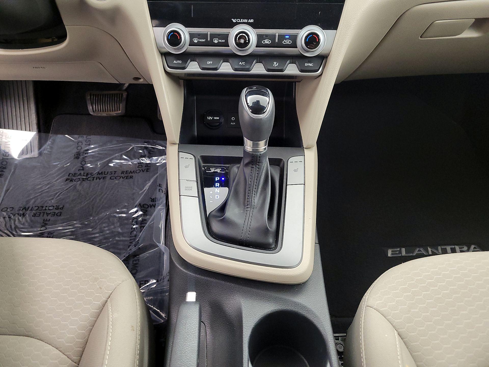 Thumbnail: 2020 Hyundai Elantra - 17