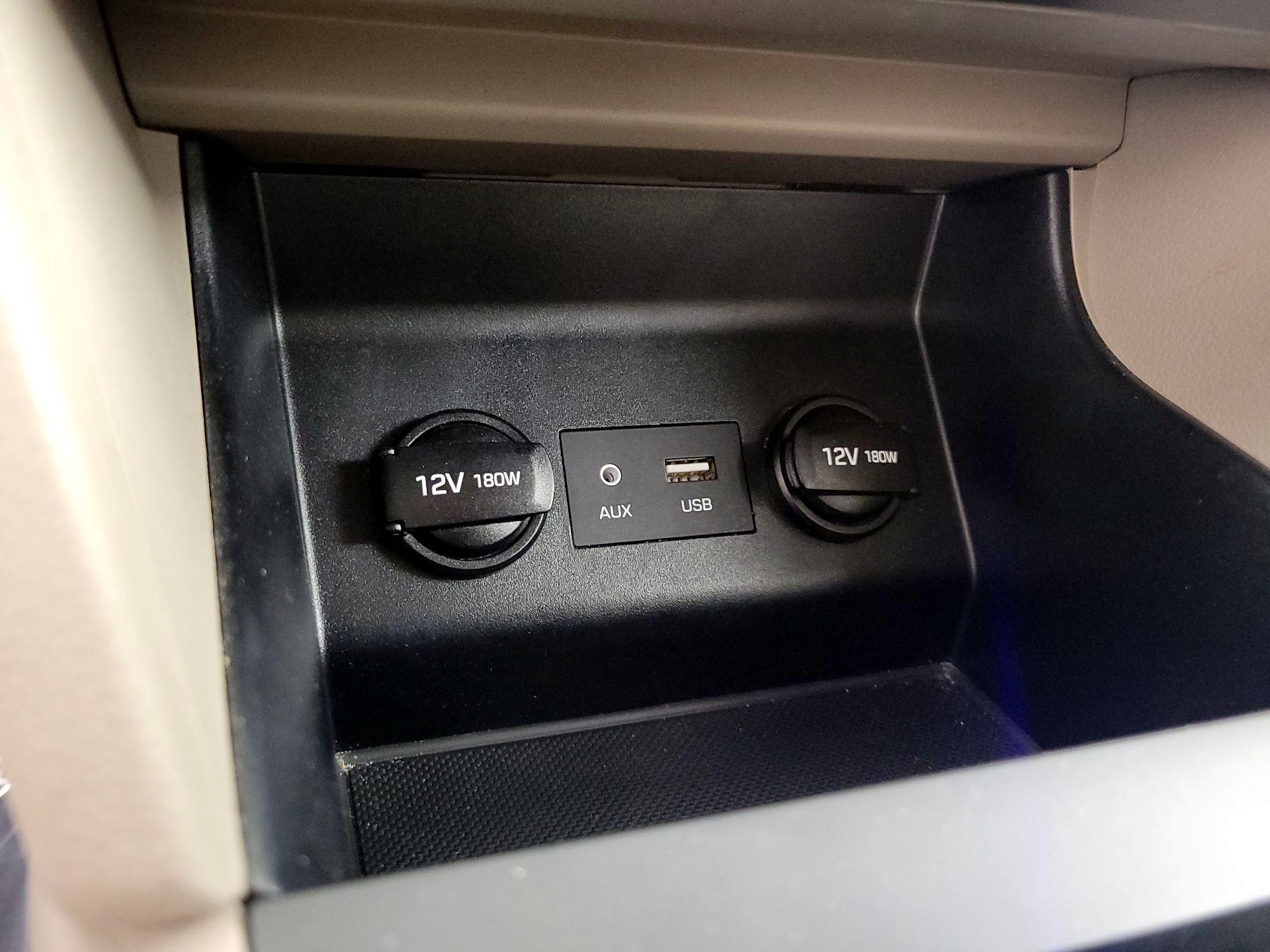 Thumbnail: 2020 Hyundai Elantra - 18