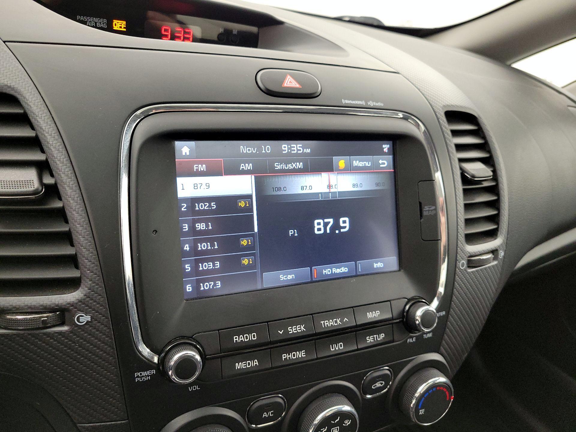 Thumbnail: 2017 Kia Forte - 16