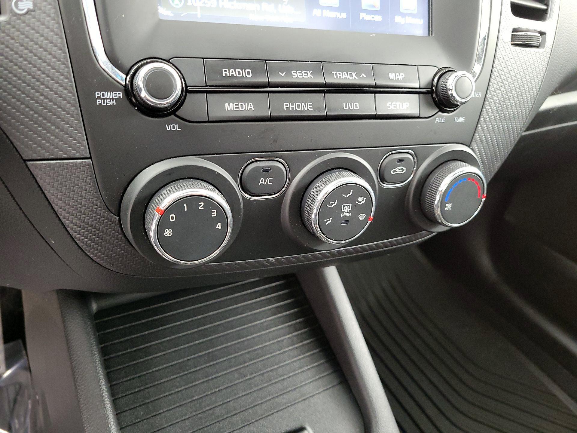 Thumbnail: 2017 Kia Forte - 17