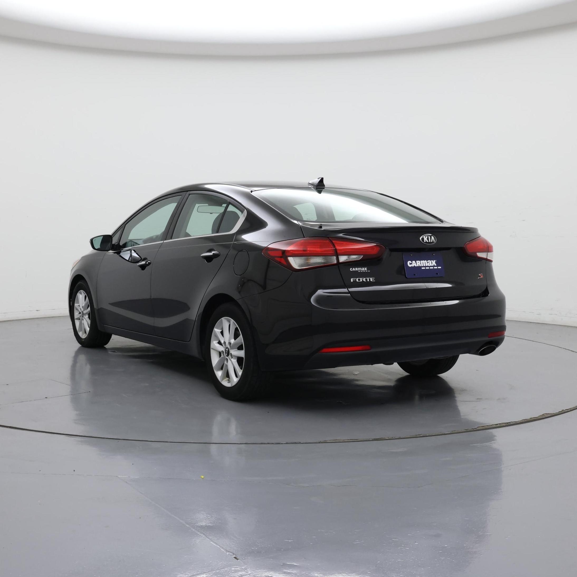 Thumbnail: 2017 Kia Forte - 2