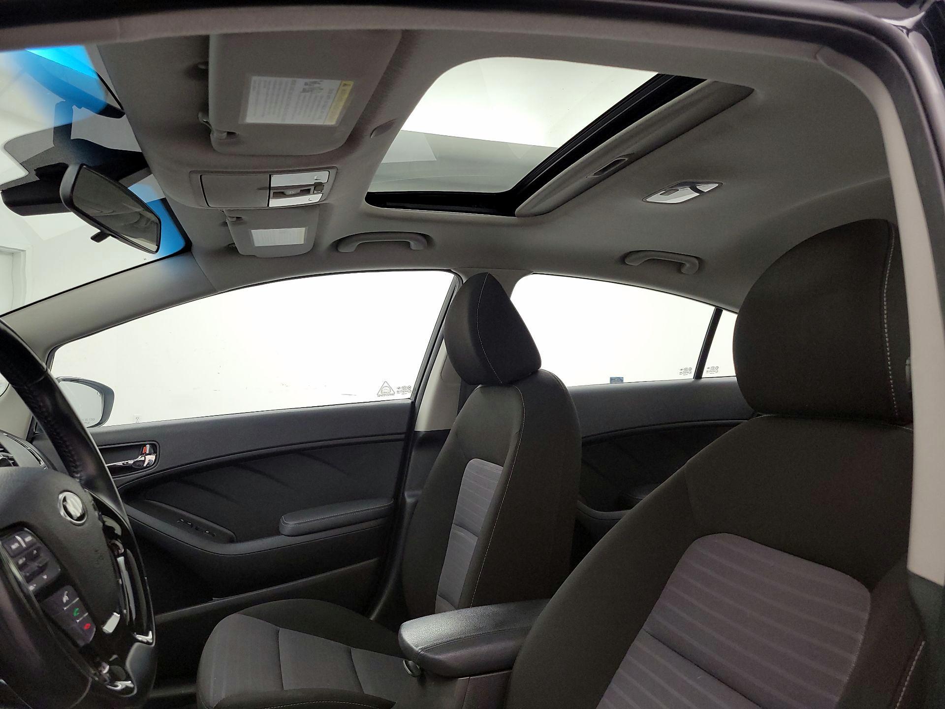 Thumbnail: 2017 Kia Forte - 19