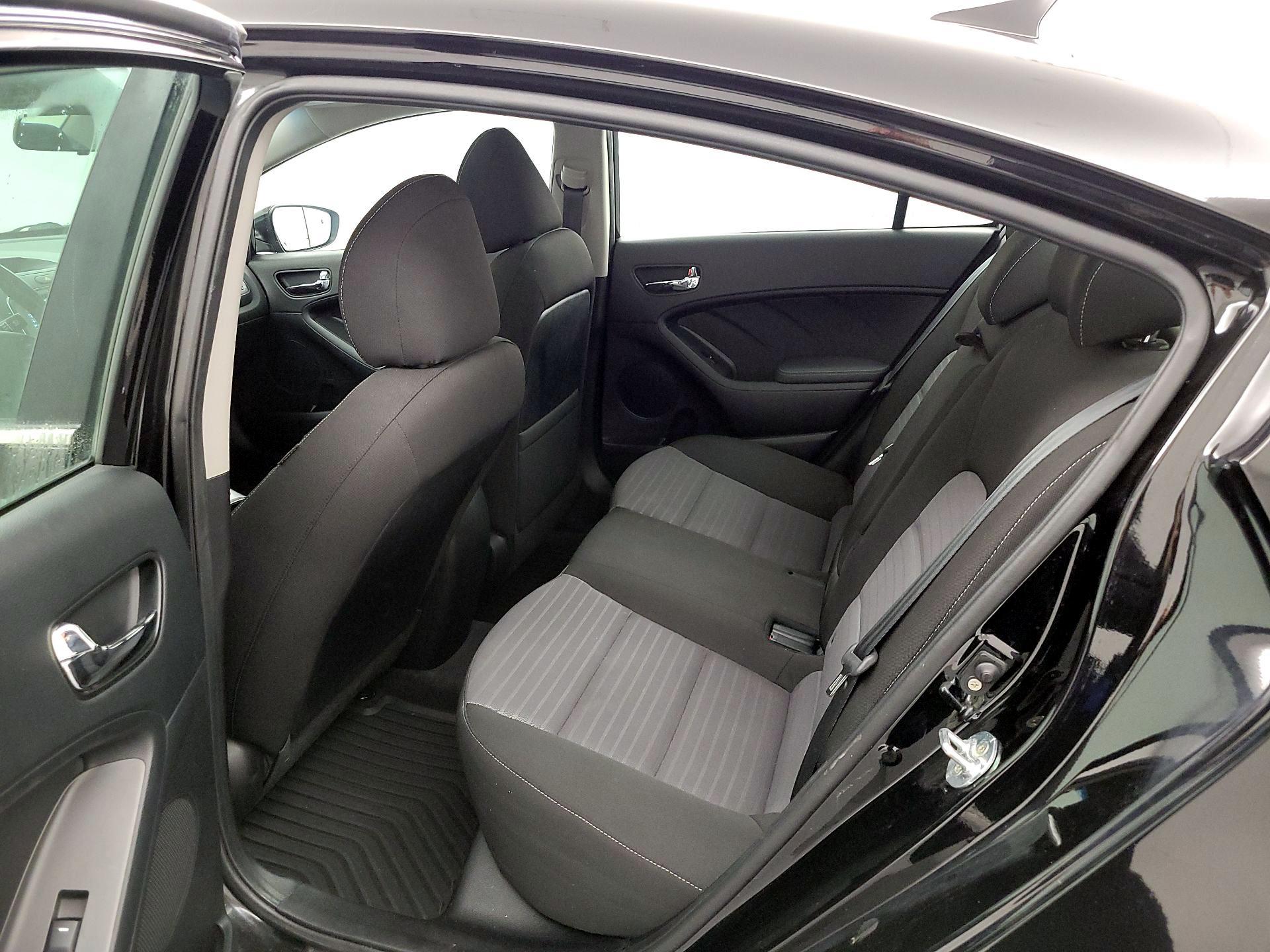 Thumbnail: 2017 Kia Forte - 20