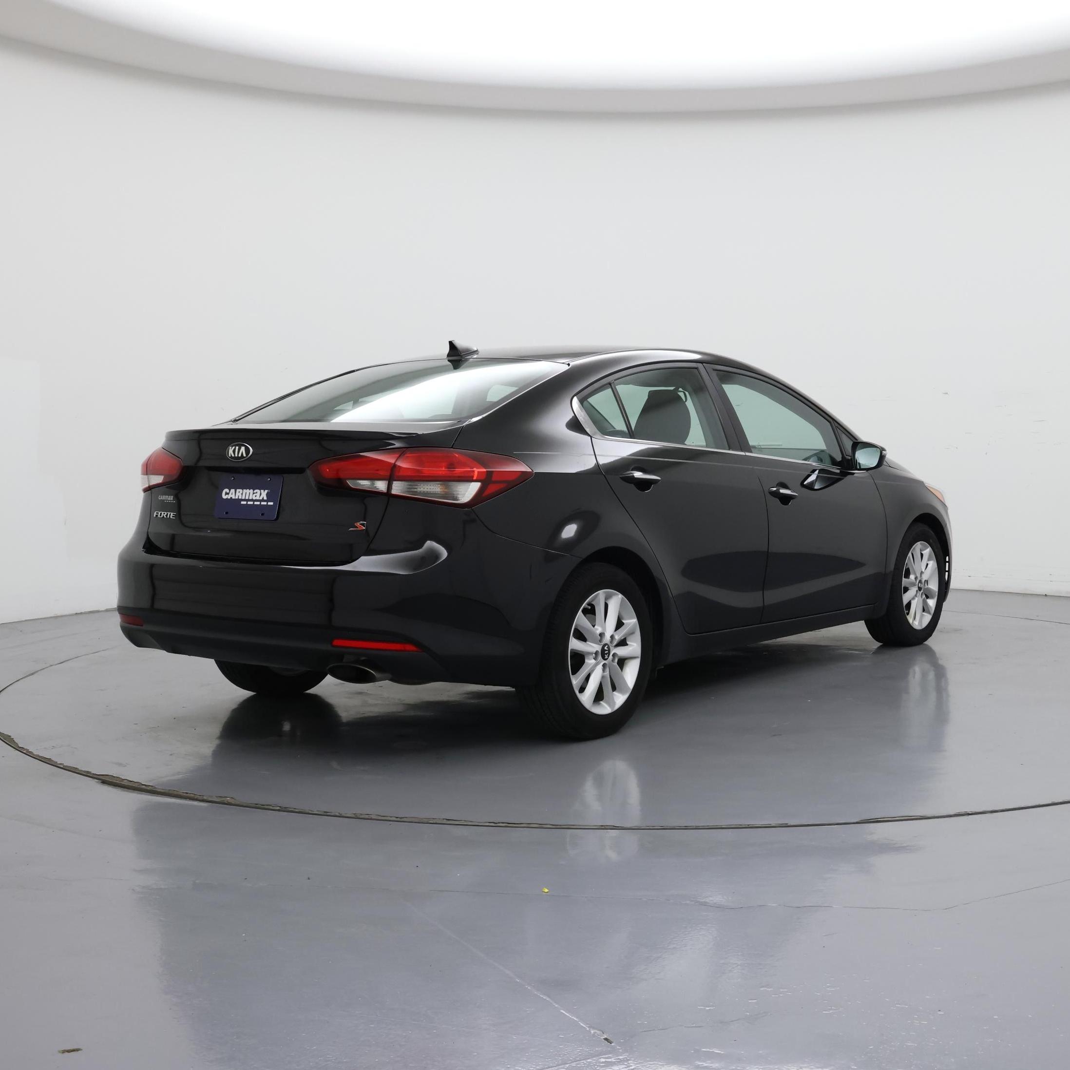 Thumbnail: 2017 Kia Forte - 8