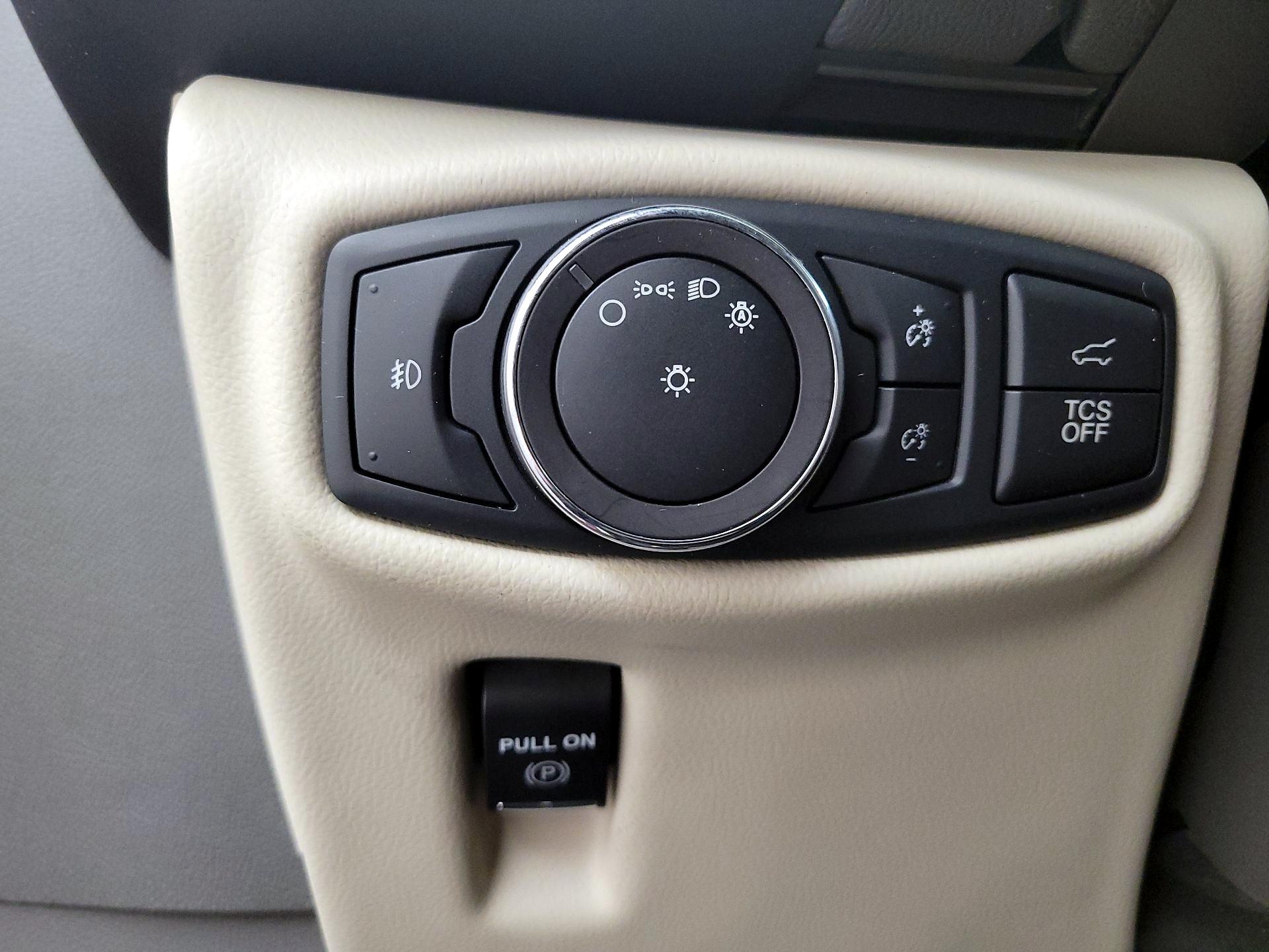 Thumbnail: 2019 Lincoln Nautilus - 13