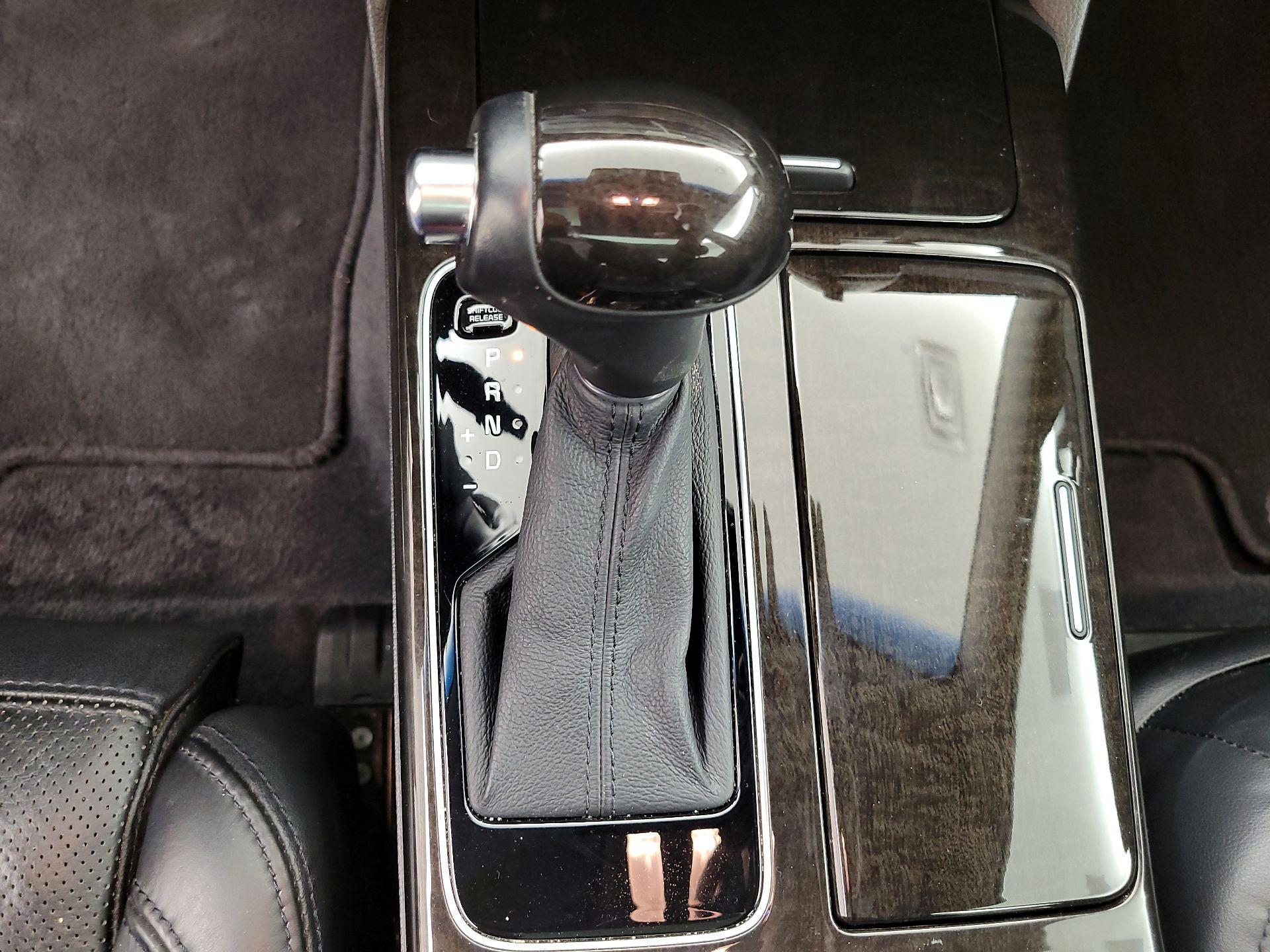 Thumbnail: 2015 Kia Cadenza - 18