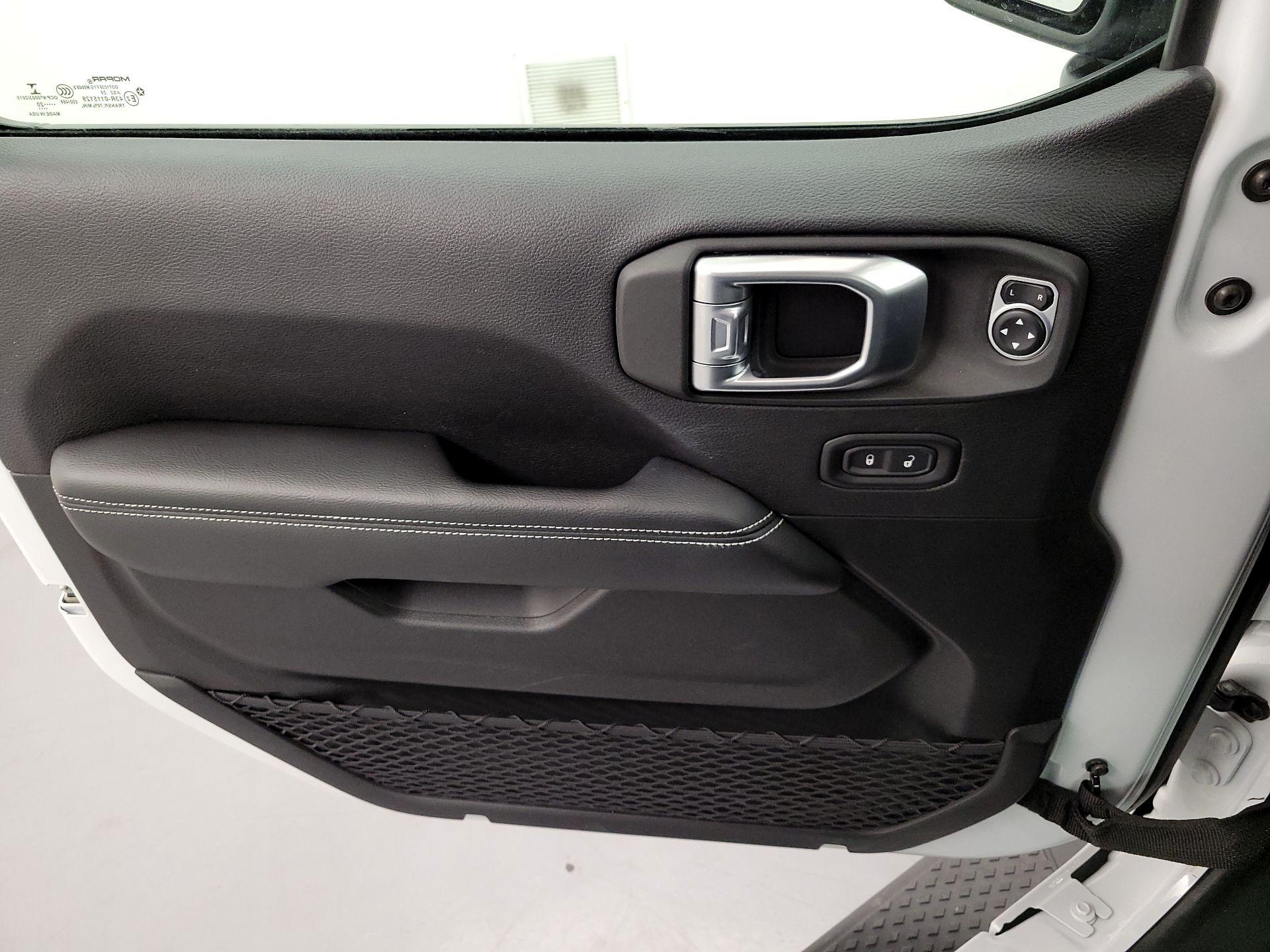 Thumbnail: 2020 Jeep Gladiator - 12