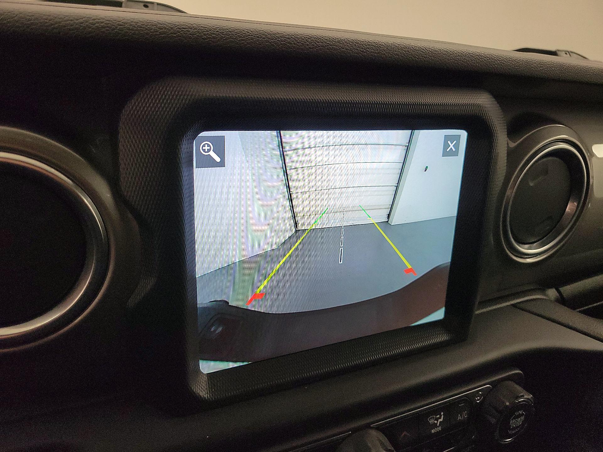 Thumbnail: 2020 Jeep Gladiator - 15