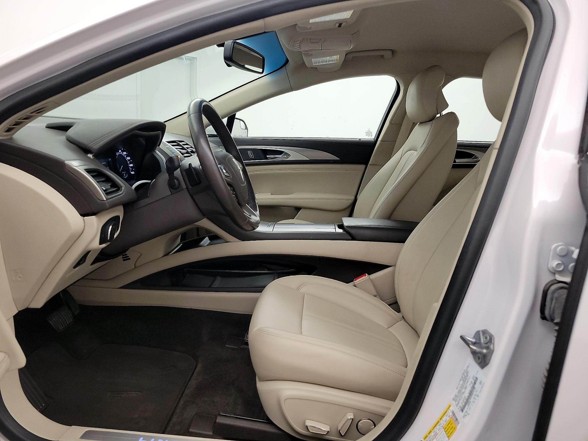 Thumbnail: 2017 Lincoln MKZ - 11