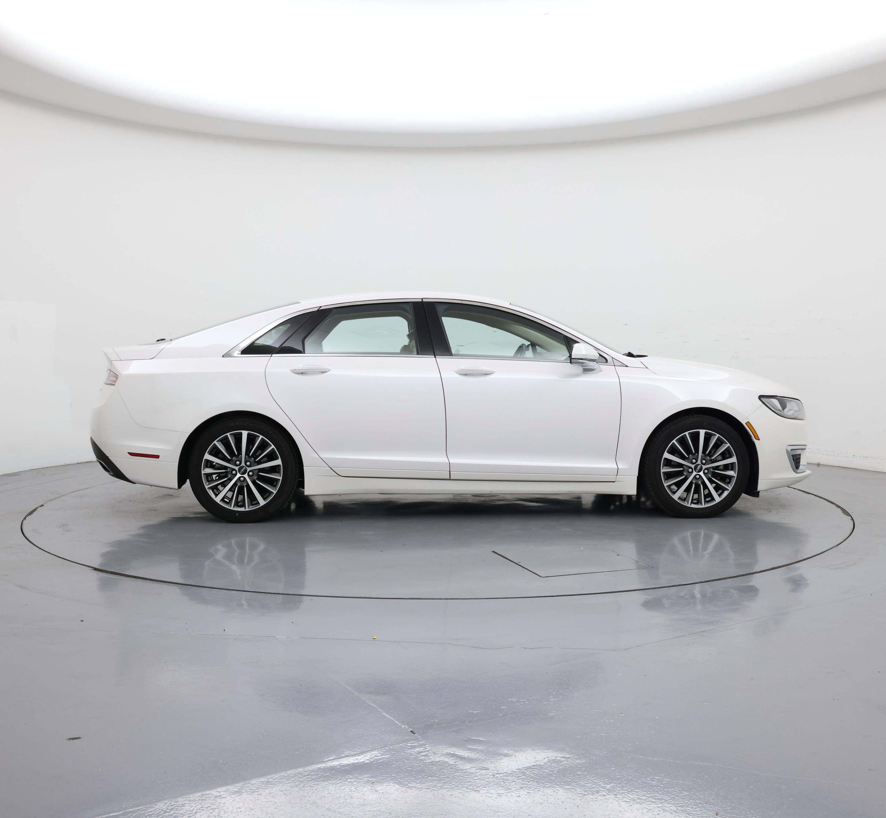 Thumbnail: 2017 Lincoln MKZ - 7