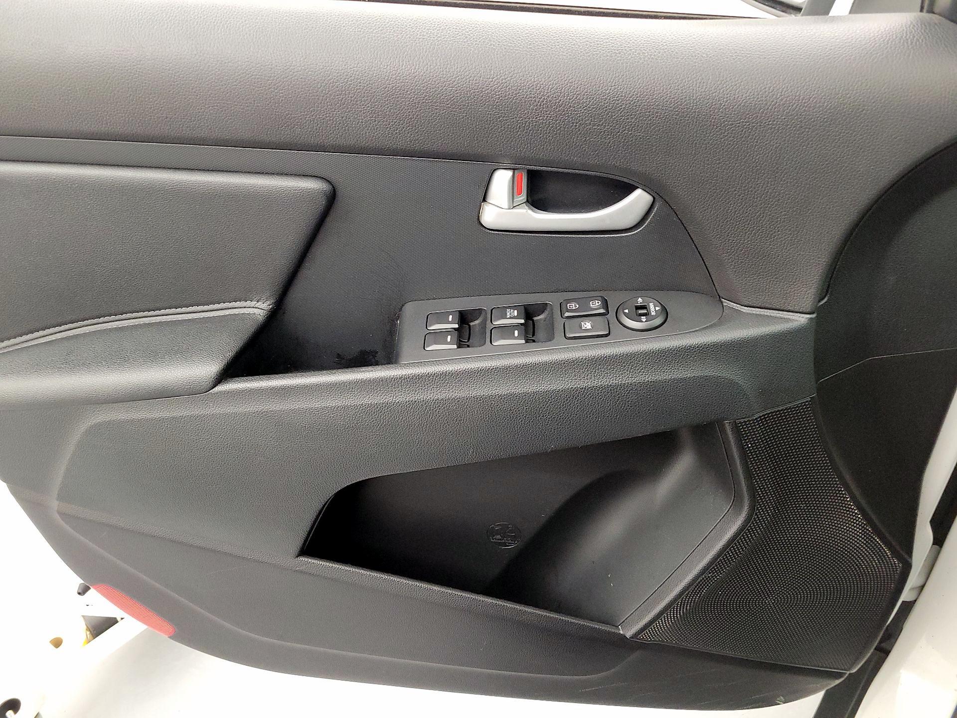 Thumbnail: 2015 Kia Sportage - 12