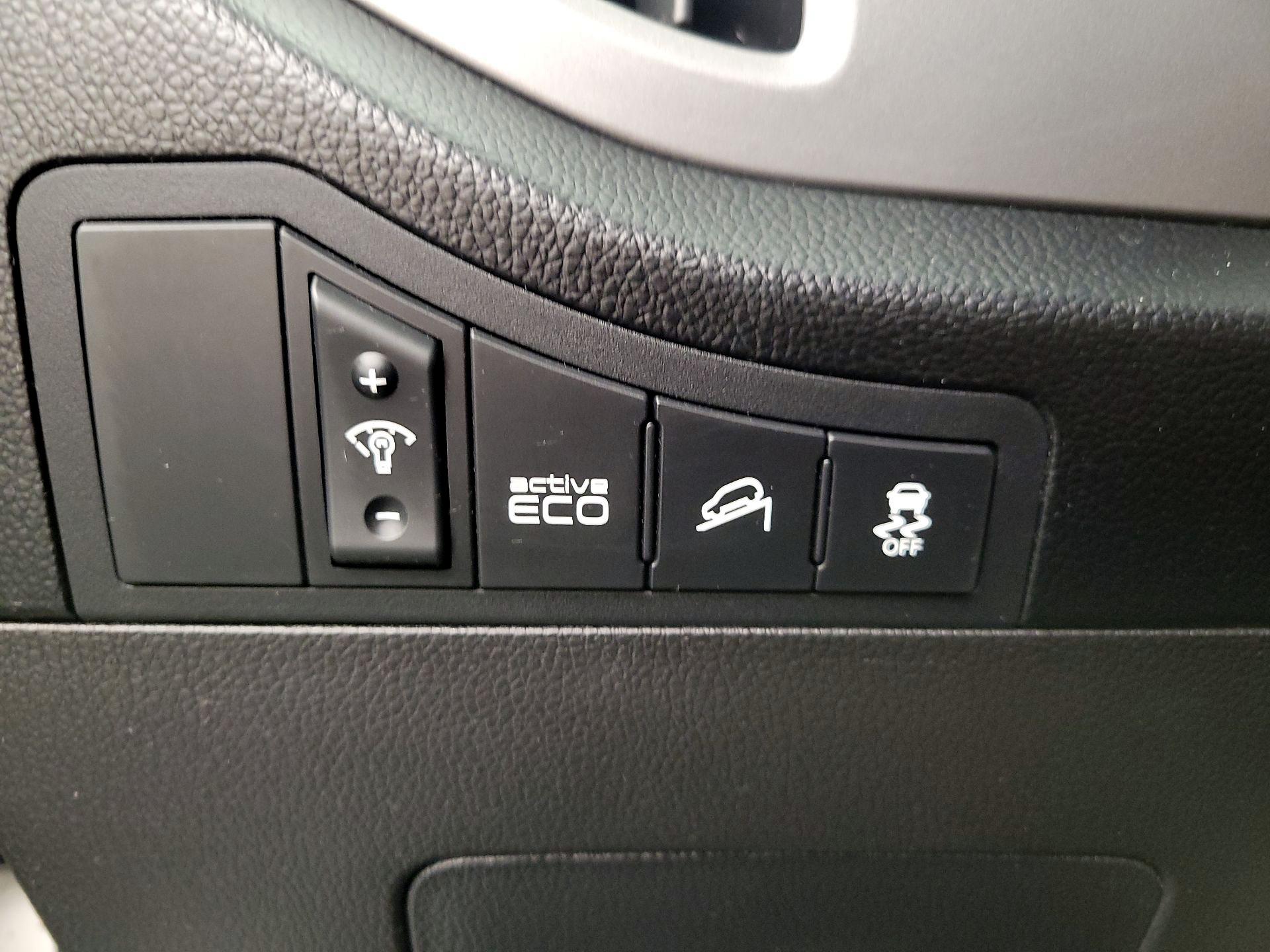 Thumbnail: 2015 Kia Sportage - 13