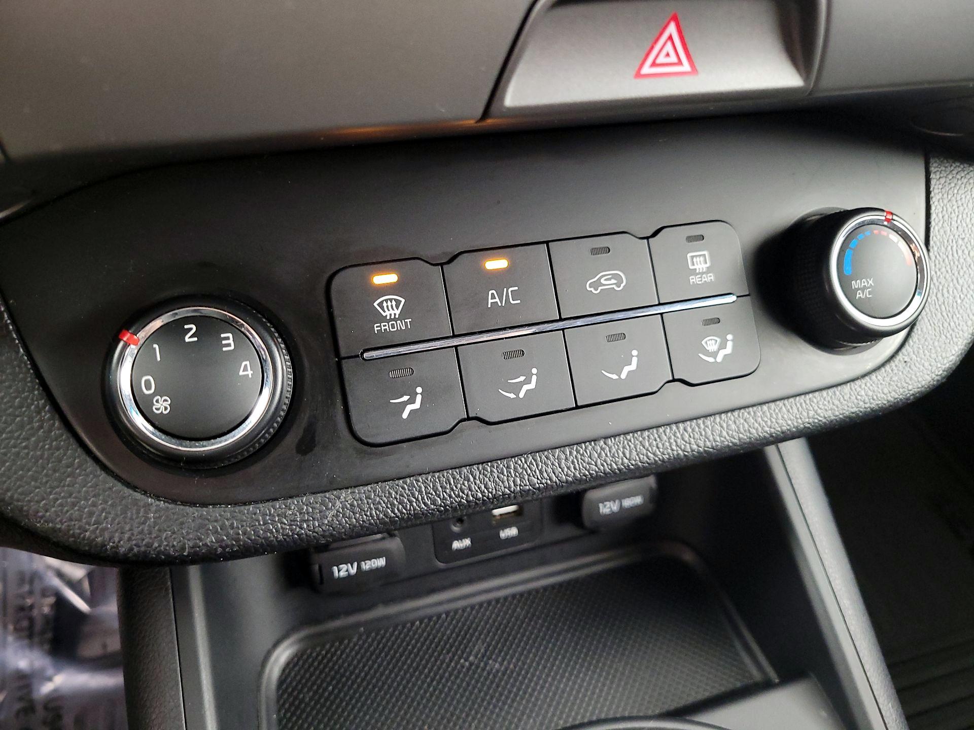 Thumbnail: 2015 Kia Sportage - 16