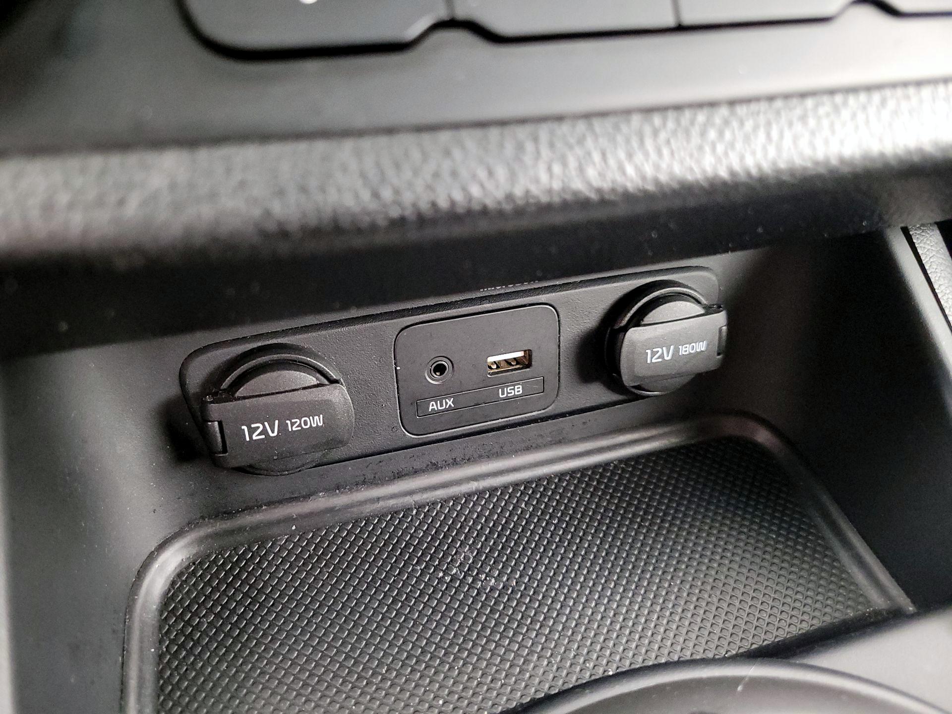 Thumbnail: 2015 Kia Sportage - 18