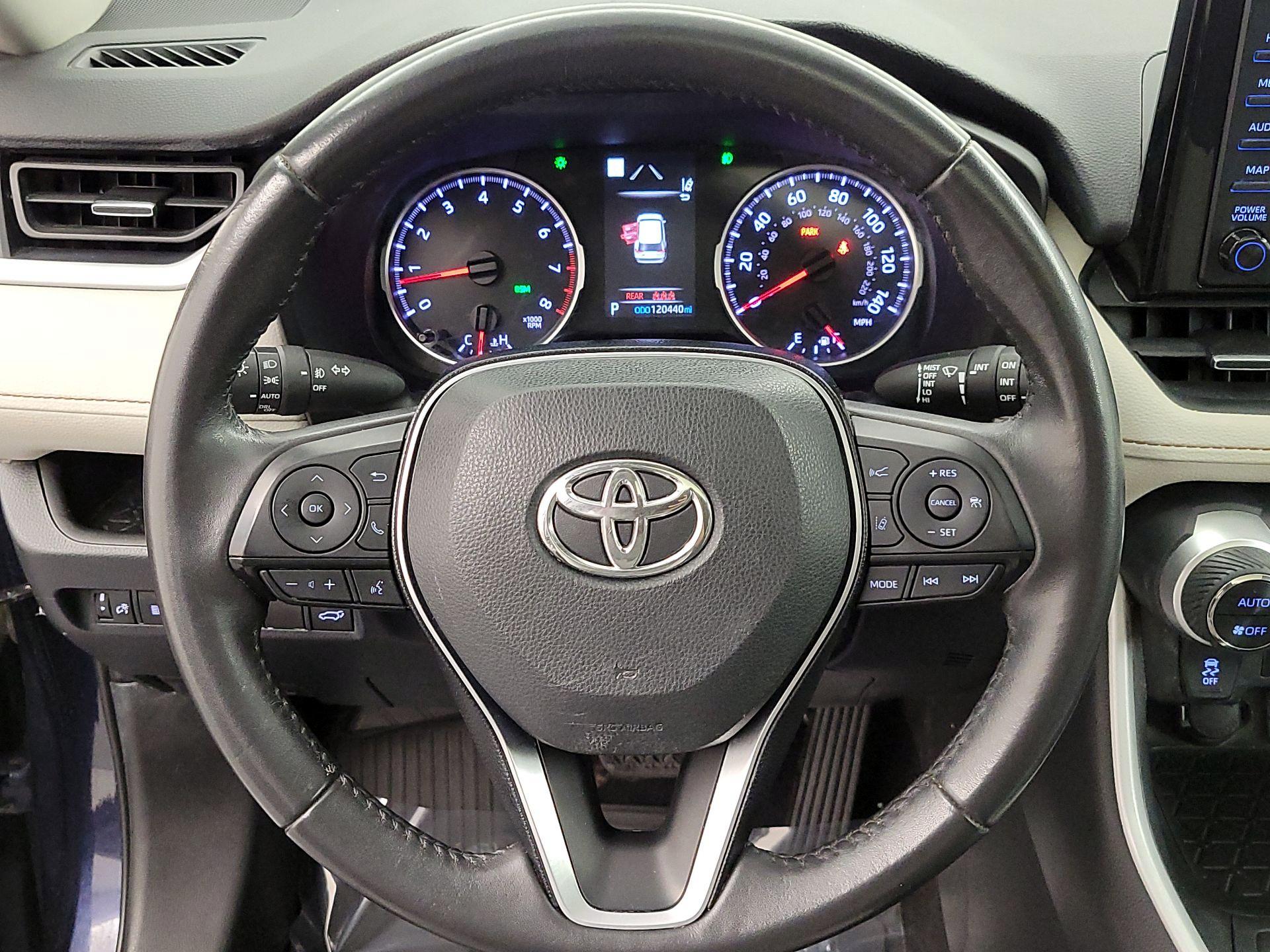 Thumbnail: 2020 Toyota RAV4 - 10