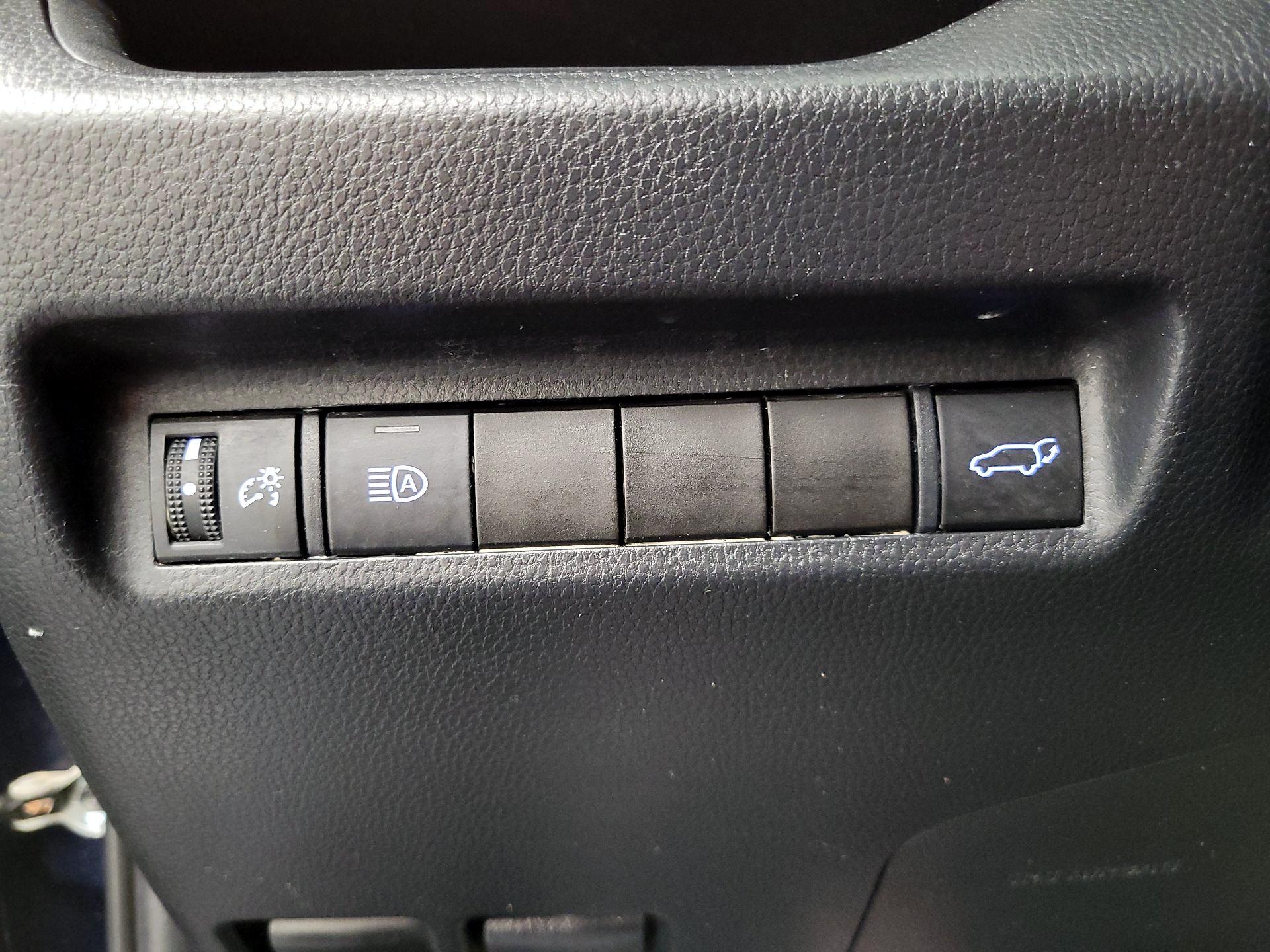 Thumbnail: 2020 Toyota RAV4 - 13