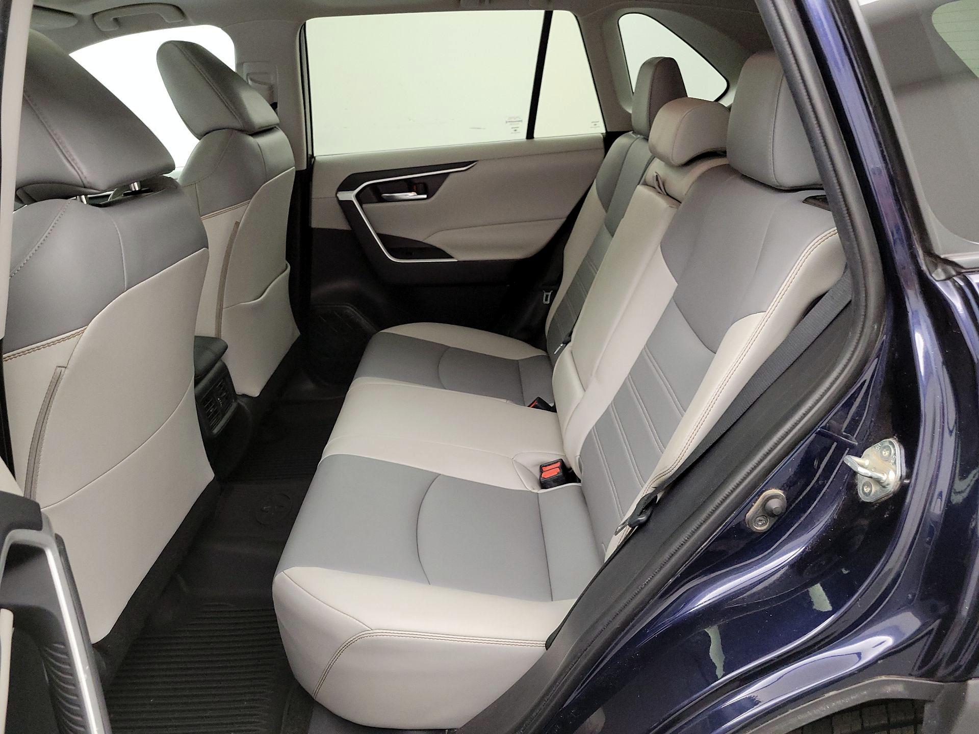 Thumbnail: 2020 Toyota RAV4 - 20