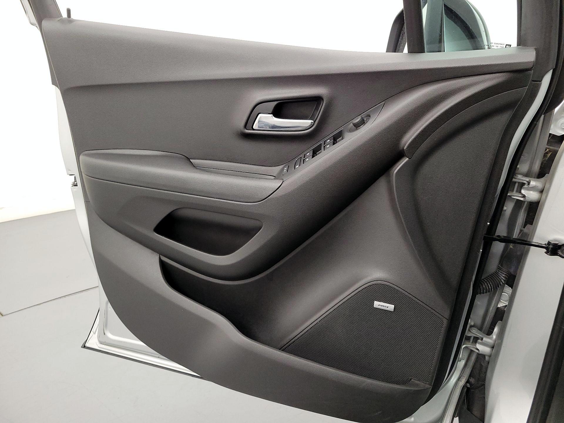 Thumbnail: 2018 Chevrolet Trax - 12