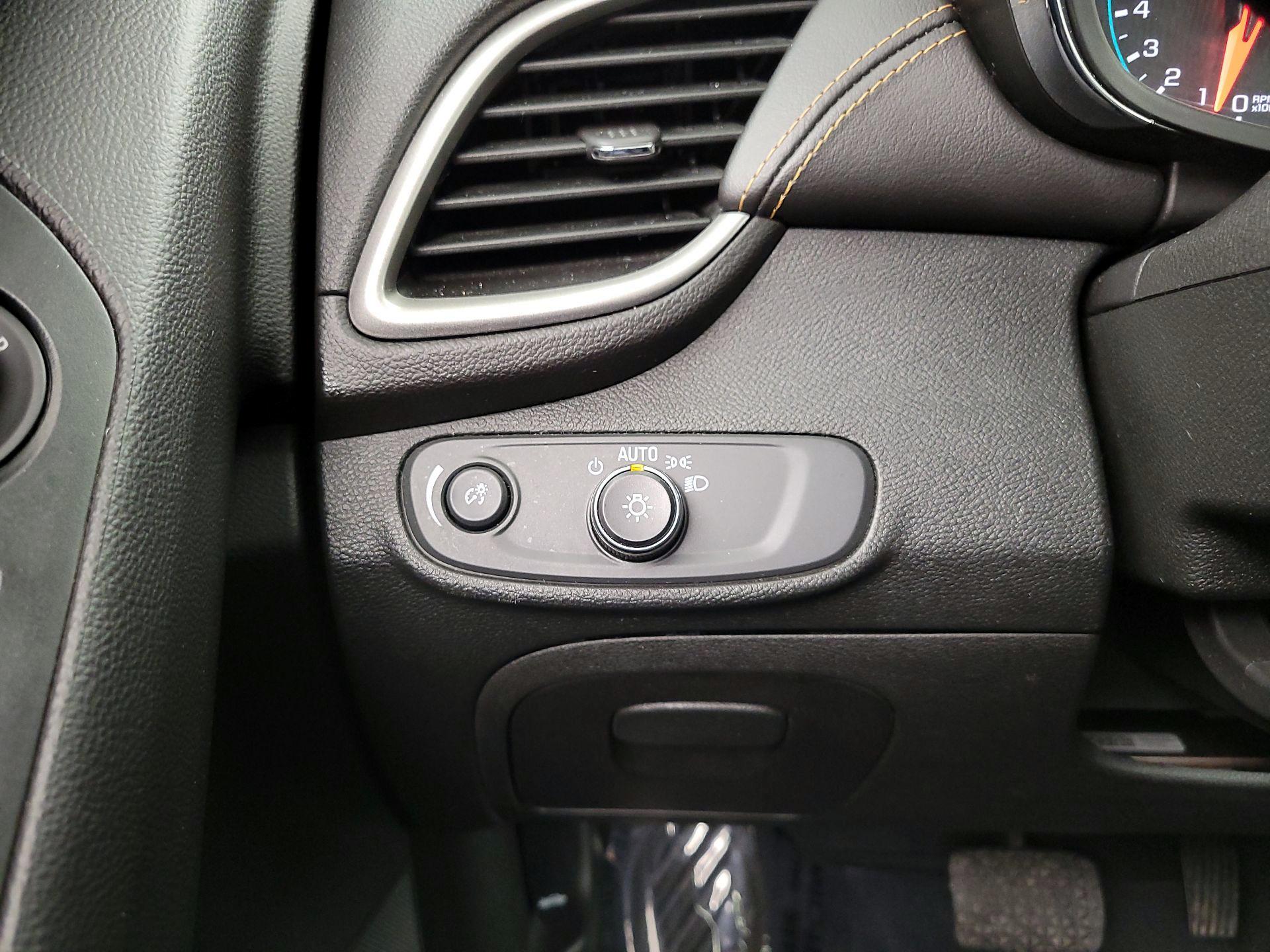 Thumbnail: 2017 Chevrolet Trax - 13