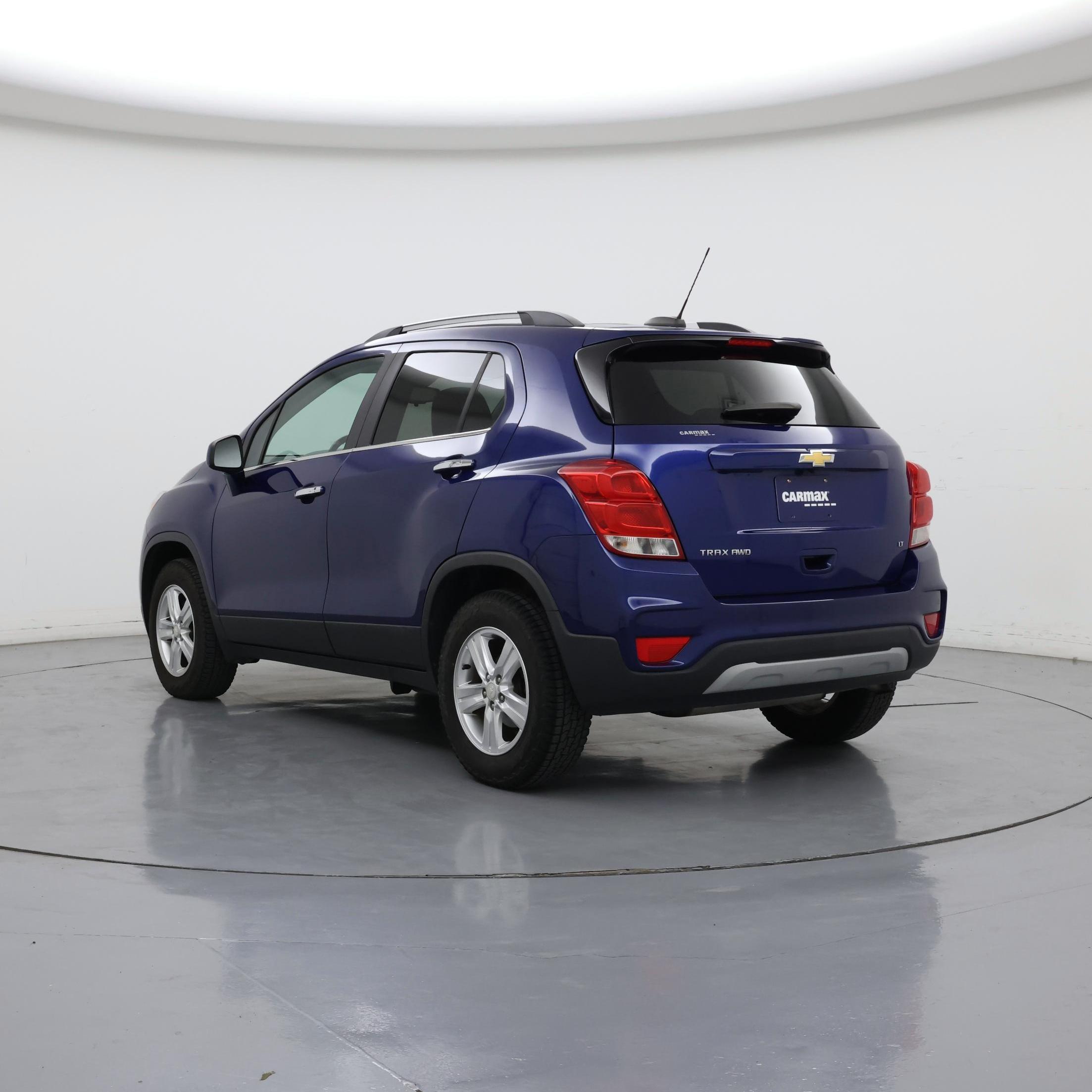 Thumbnail: 2017 Chevrolet Trax - 2