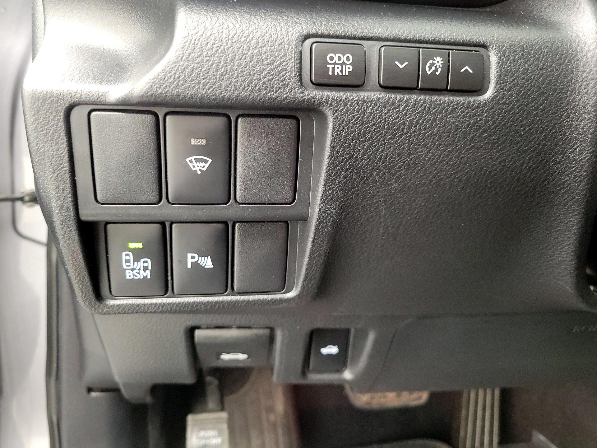 Thumbnail: 2014 Lexus IS - 13