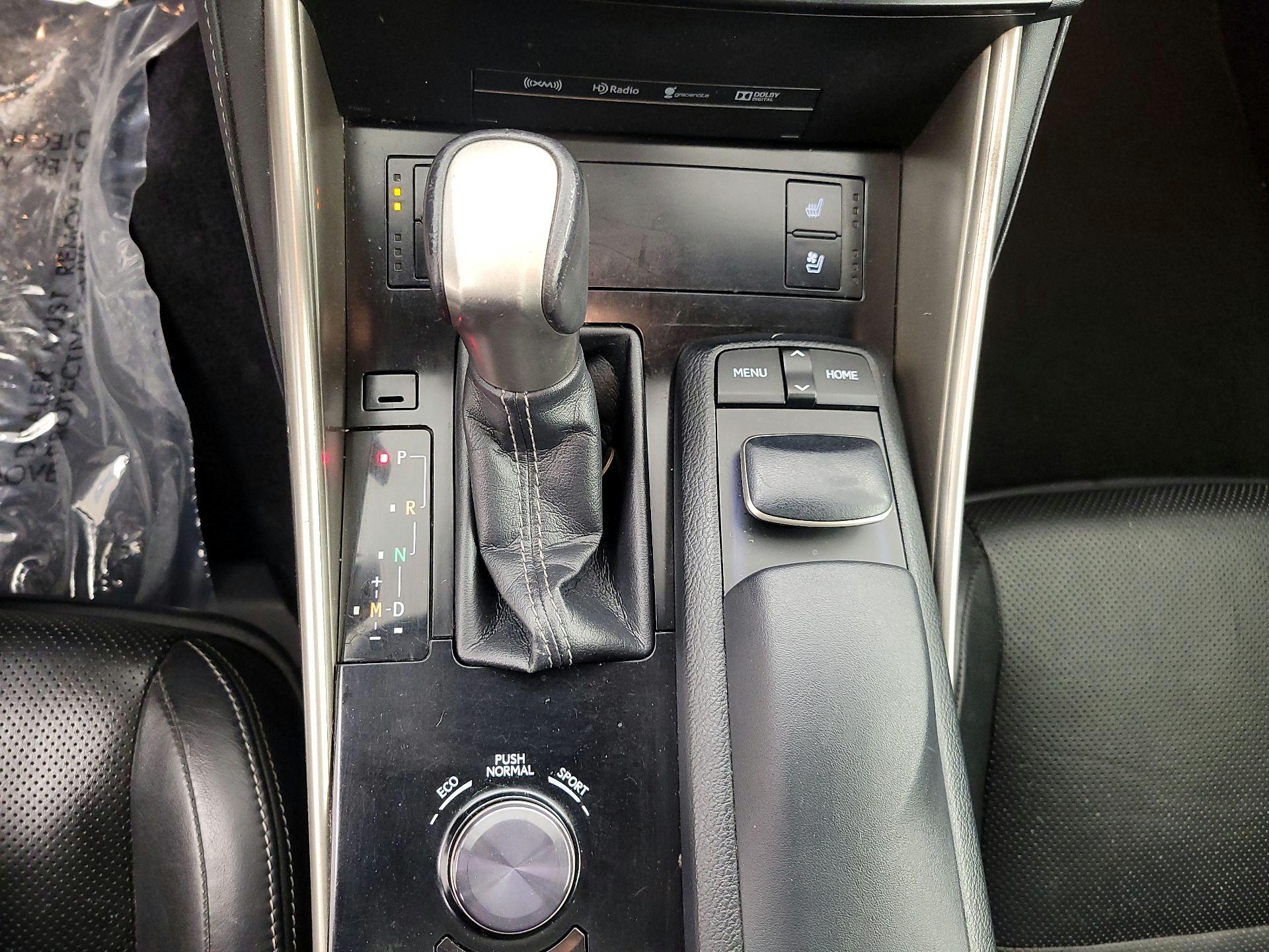 Thumbnail: 2014 Lexus IS - 18