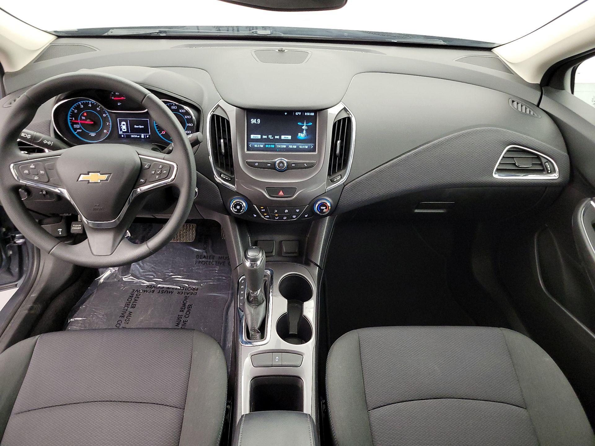 Thumbnail: 2018 Chevrolet Cruze - 9